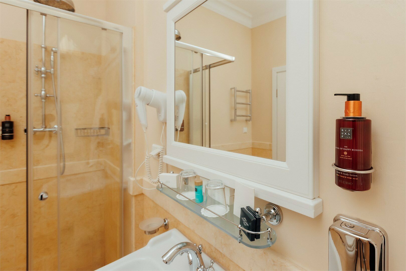 Делюкс с джакузи и видом на город