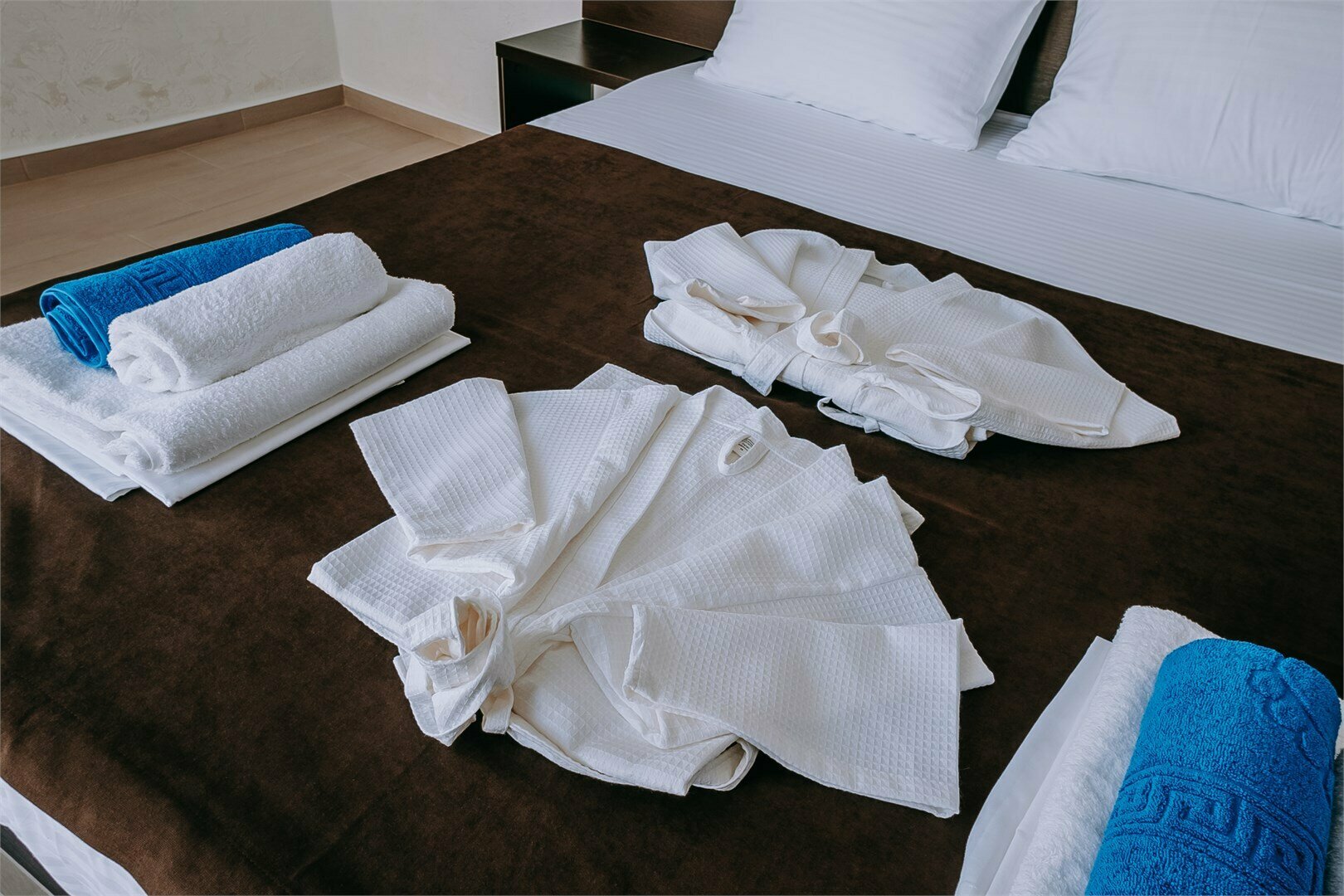 Улучшенный люкс с видом на море (изолированные комнаты)