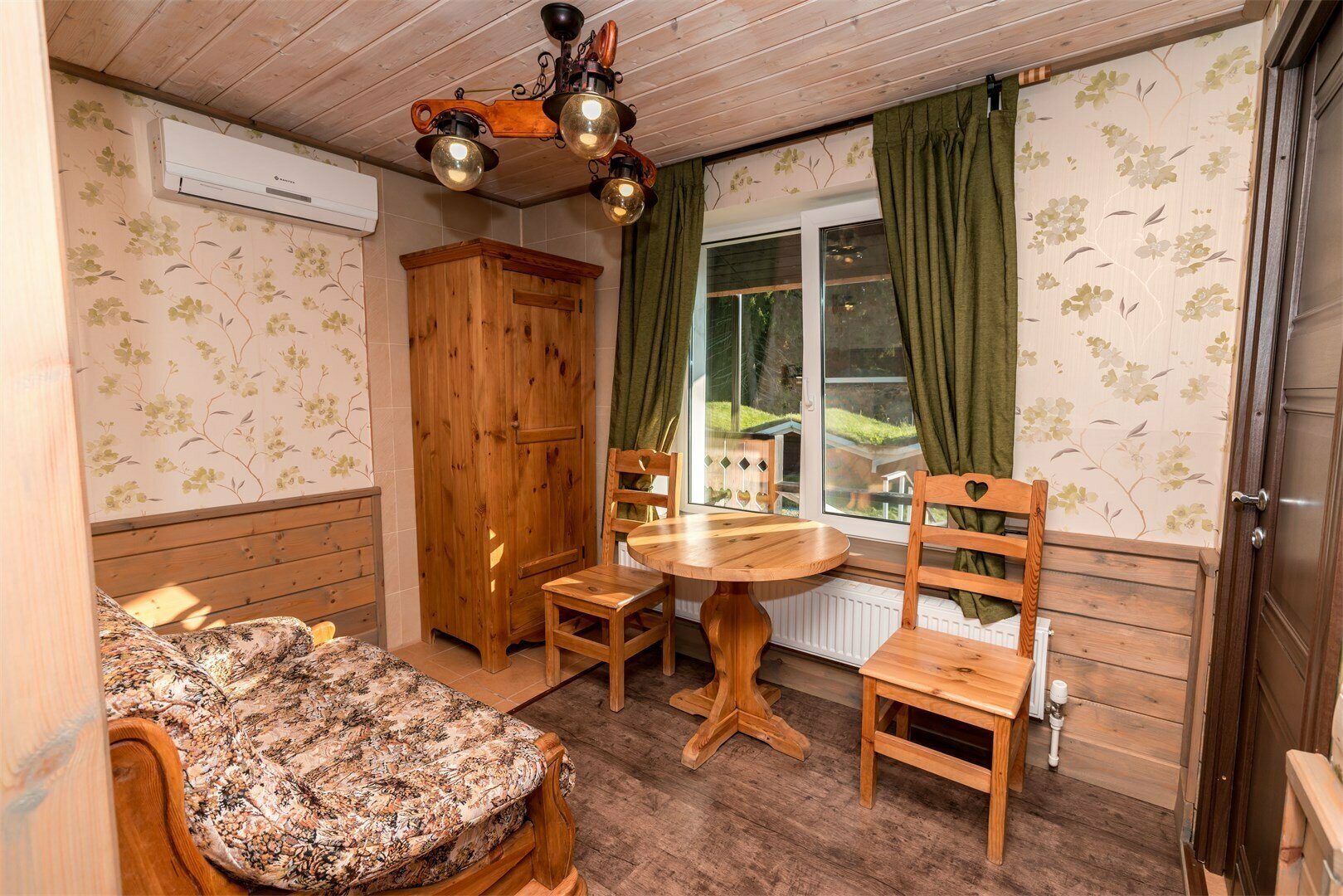 Номер Комфорт с двуспальной кроватью Альпийская деревня