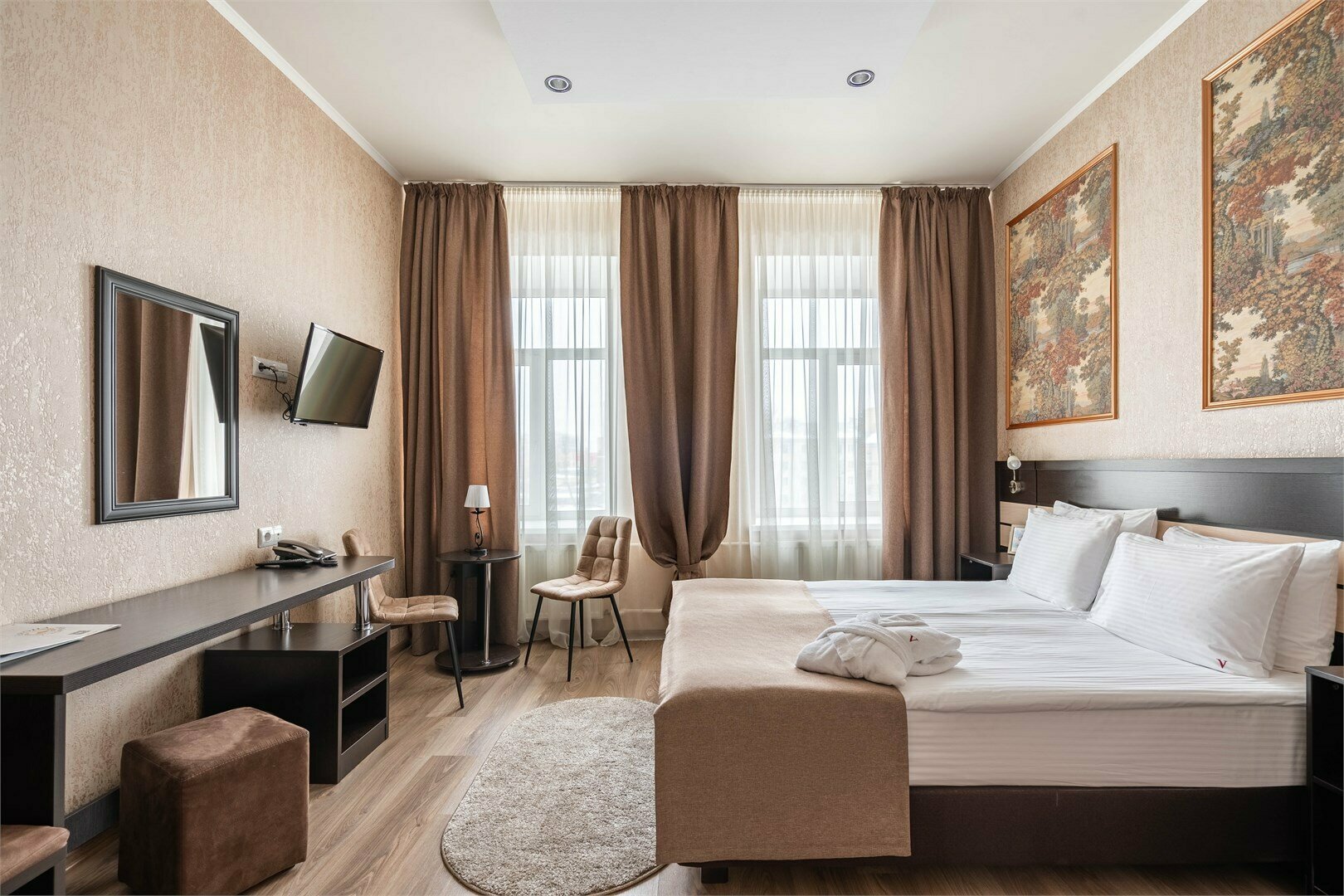 Джуниор Сюит с 2-мя ванными комнатами