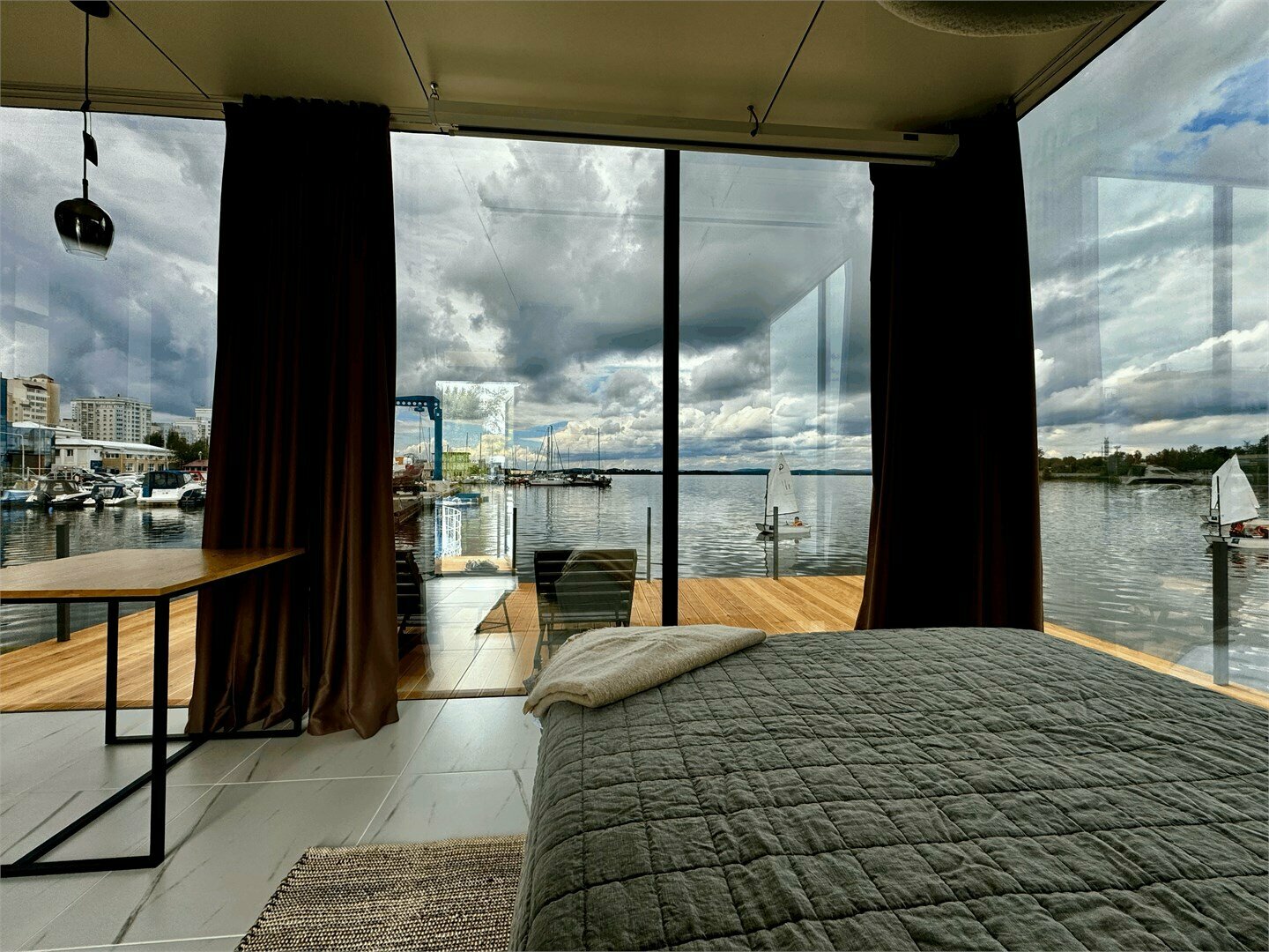 Зеркальный дом