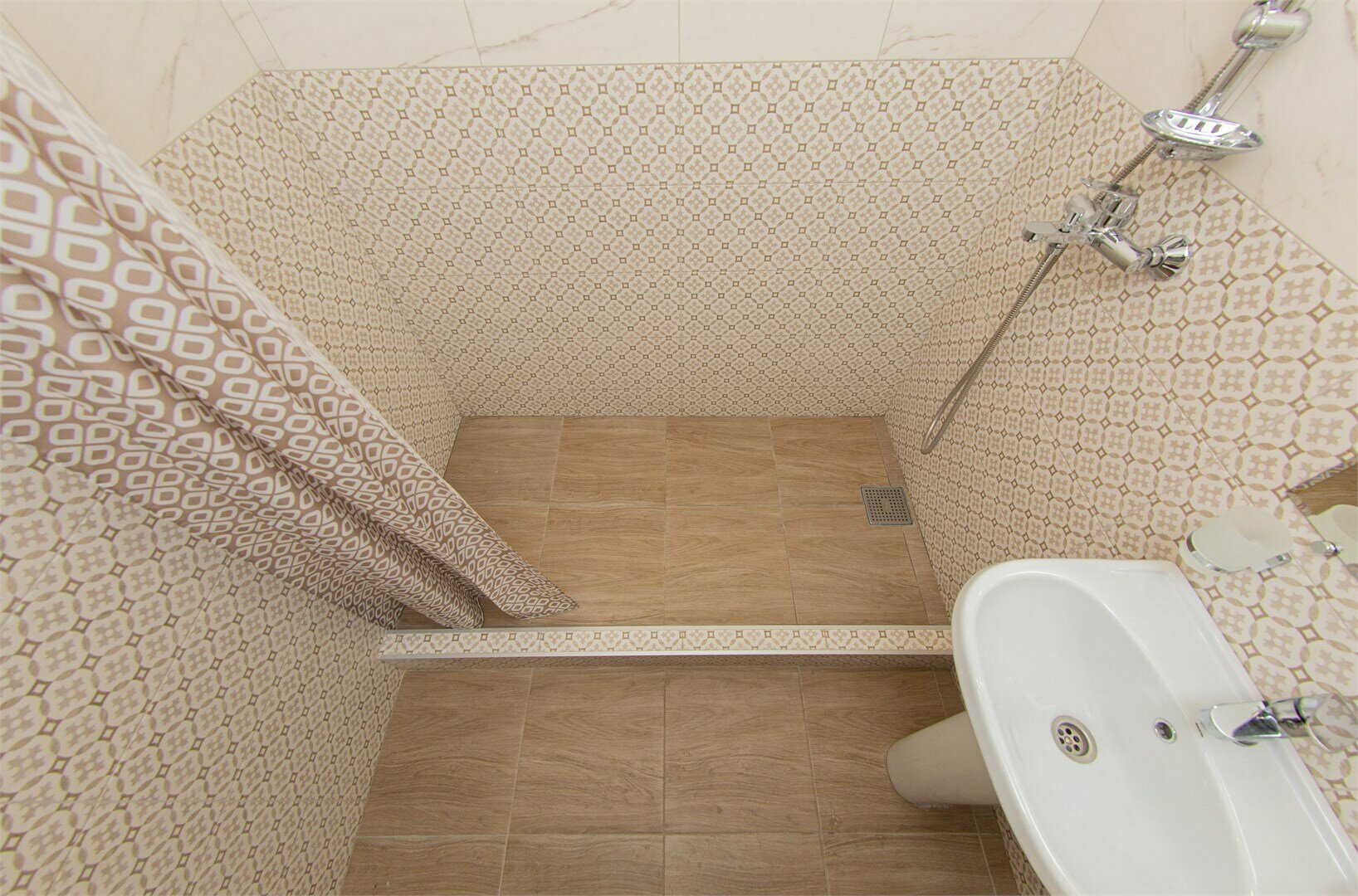 Одноместный номер с общим душем и туалетом