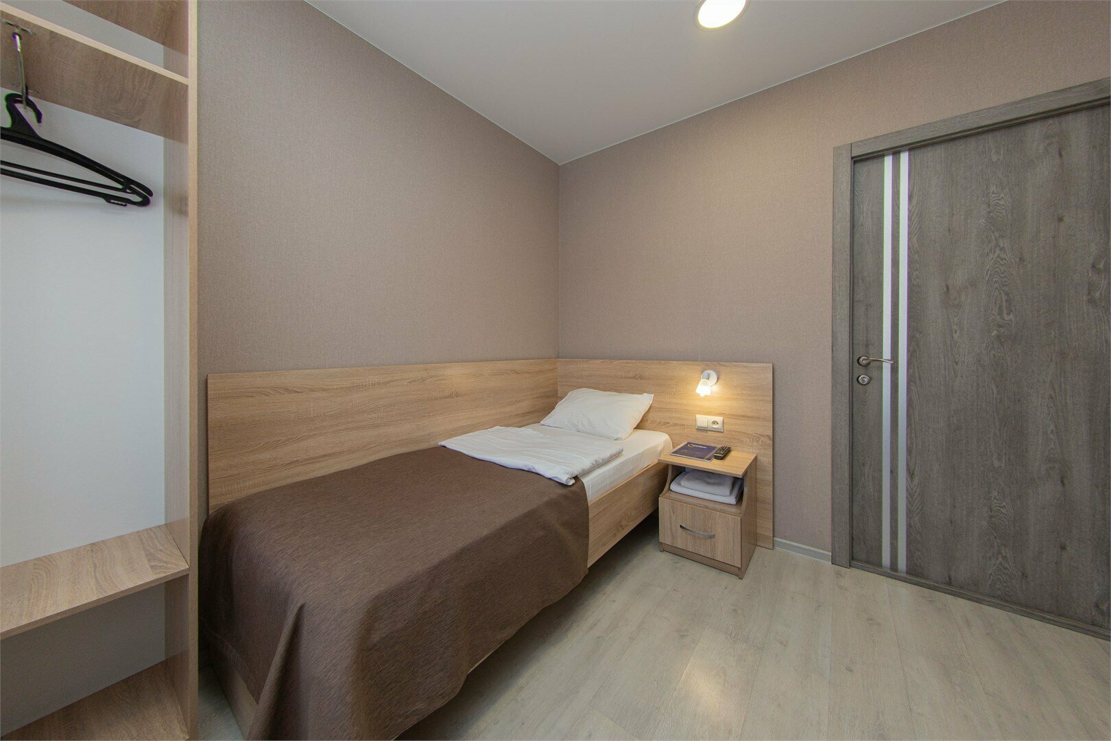 Одноместный номер с общим душем и туалетом