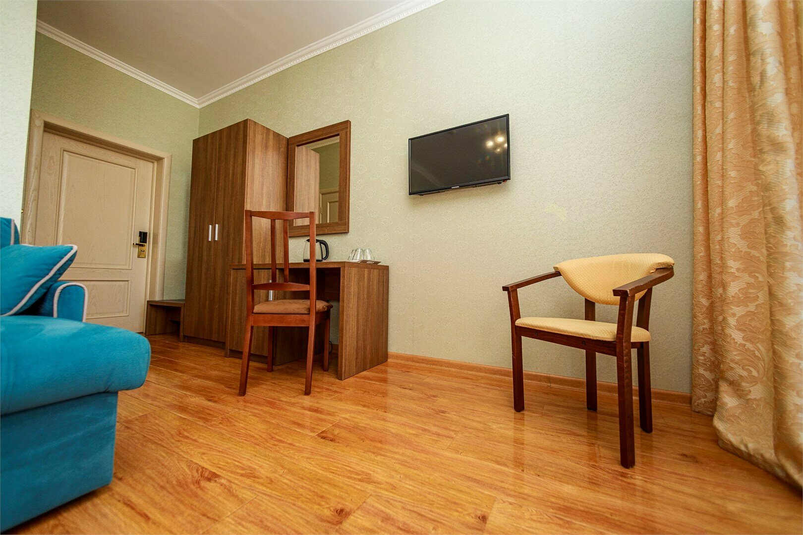 Делюкс с видом на бассейн