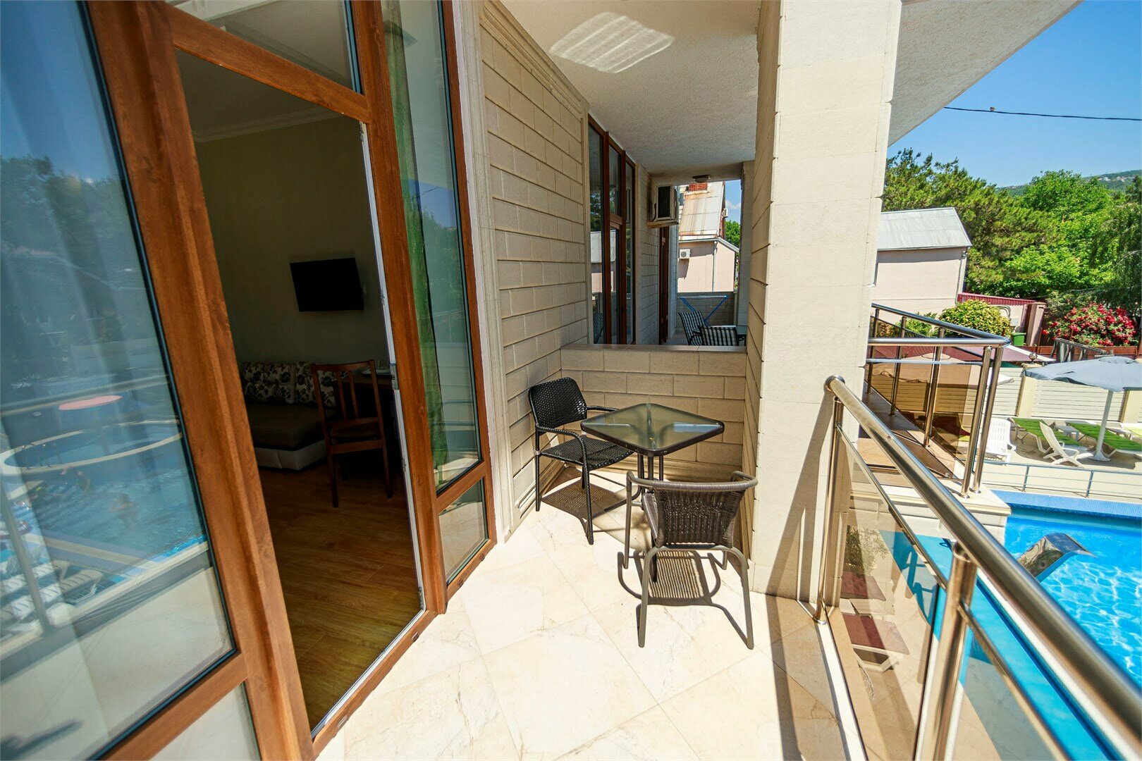 Делюкс с видом на бассейн