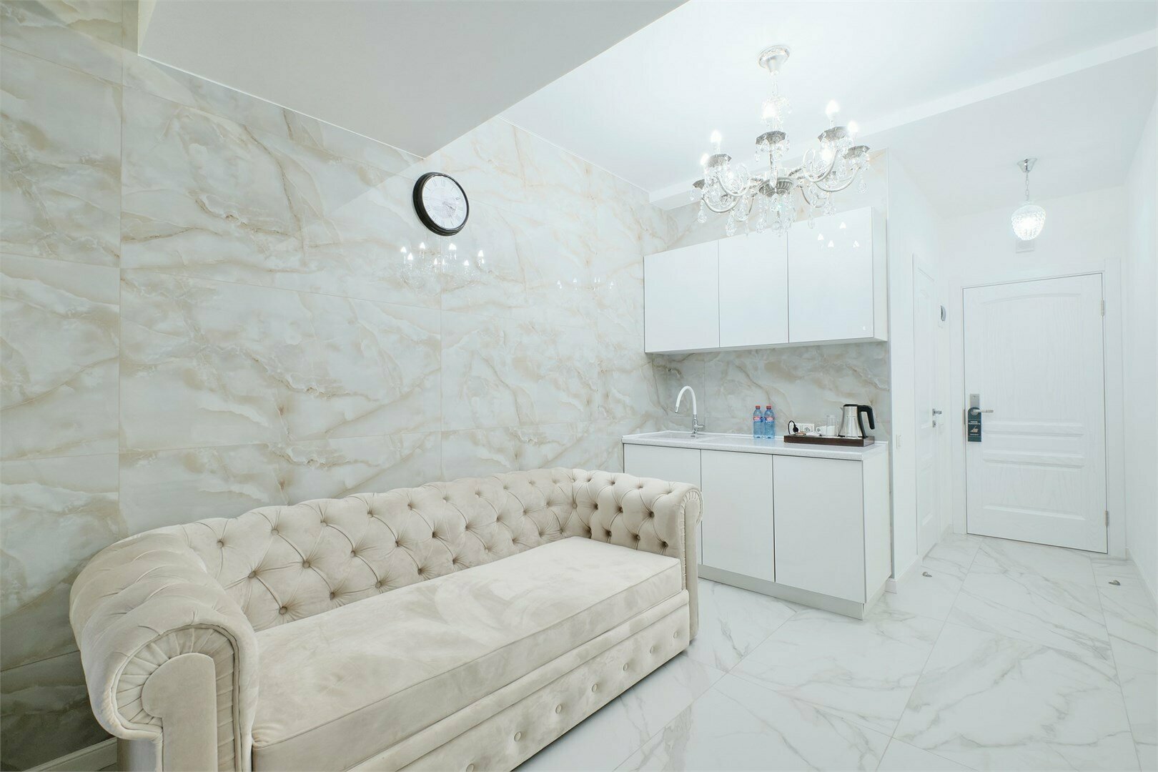 Джуниор Сюит