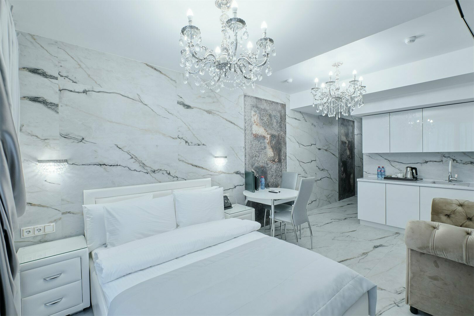 Джуниор Сюит