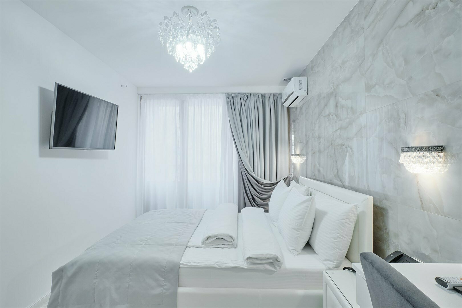 Джуниор Сюит