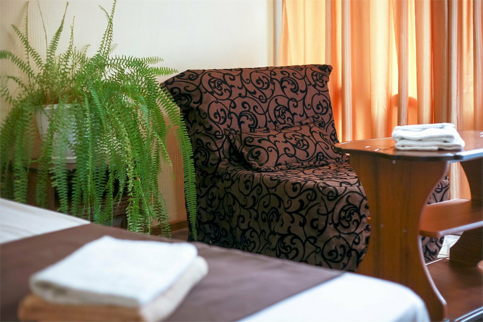 Двухместный номер с двуспальной кроватью и дополнительной кроватью