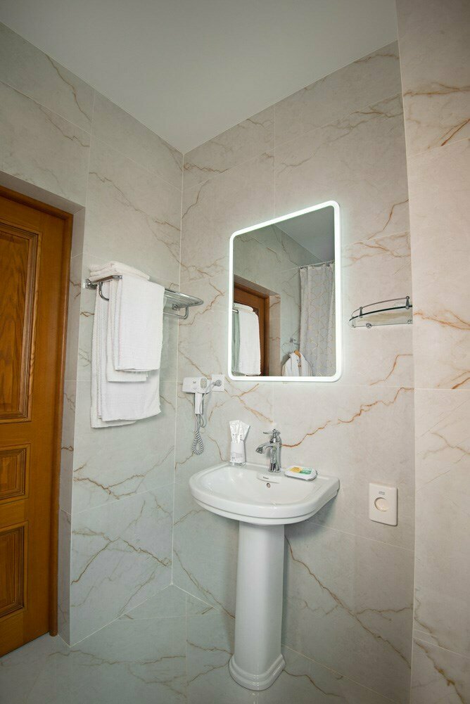 Люкс двухкомнатный семейный № 207