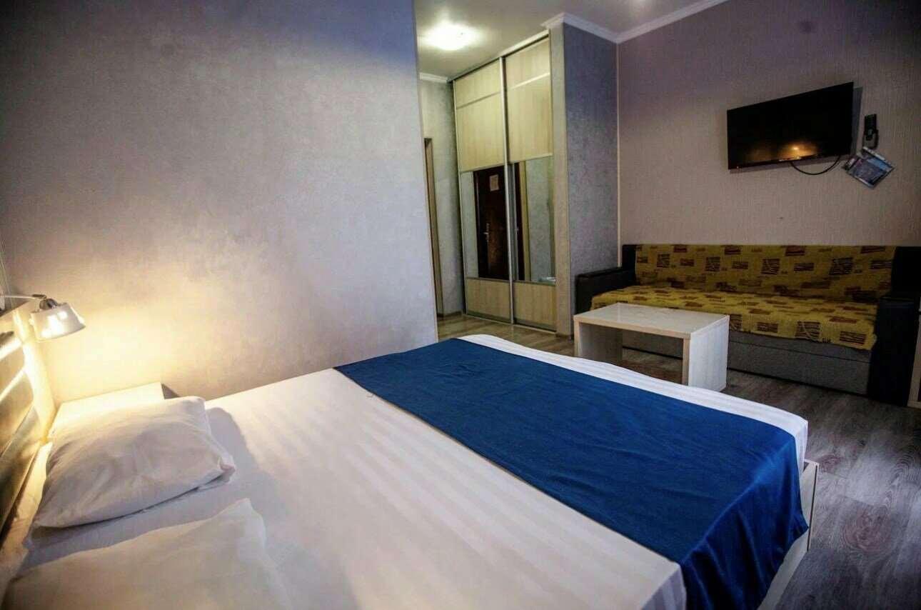 2-х местный стандарт с балконом, двуспальная кровать