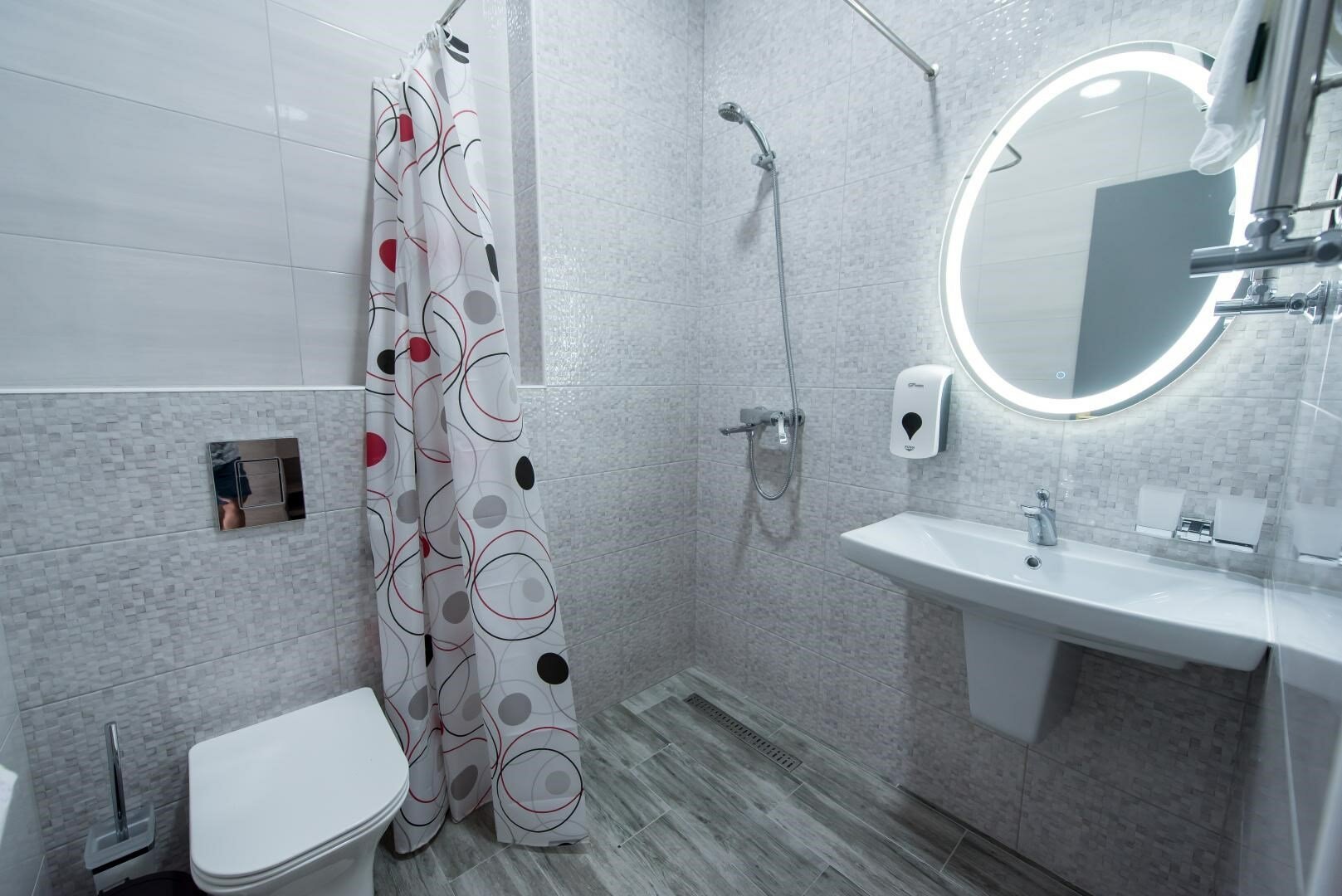 Трехместный стандарт с видом на бассейн