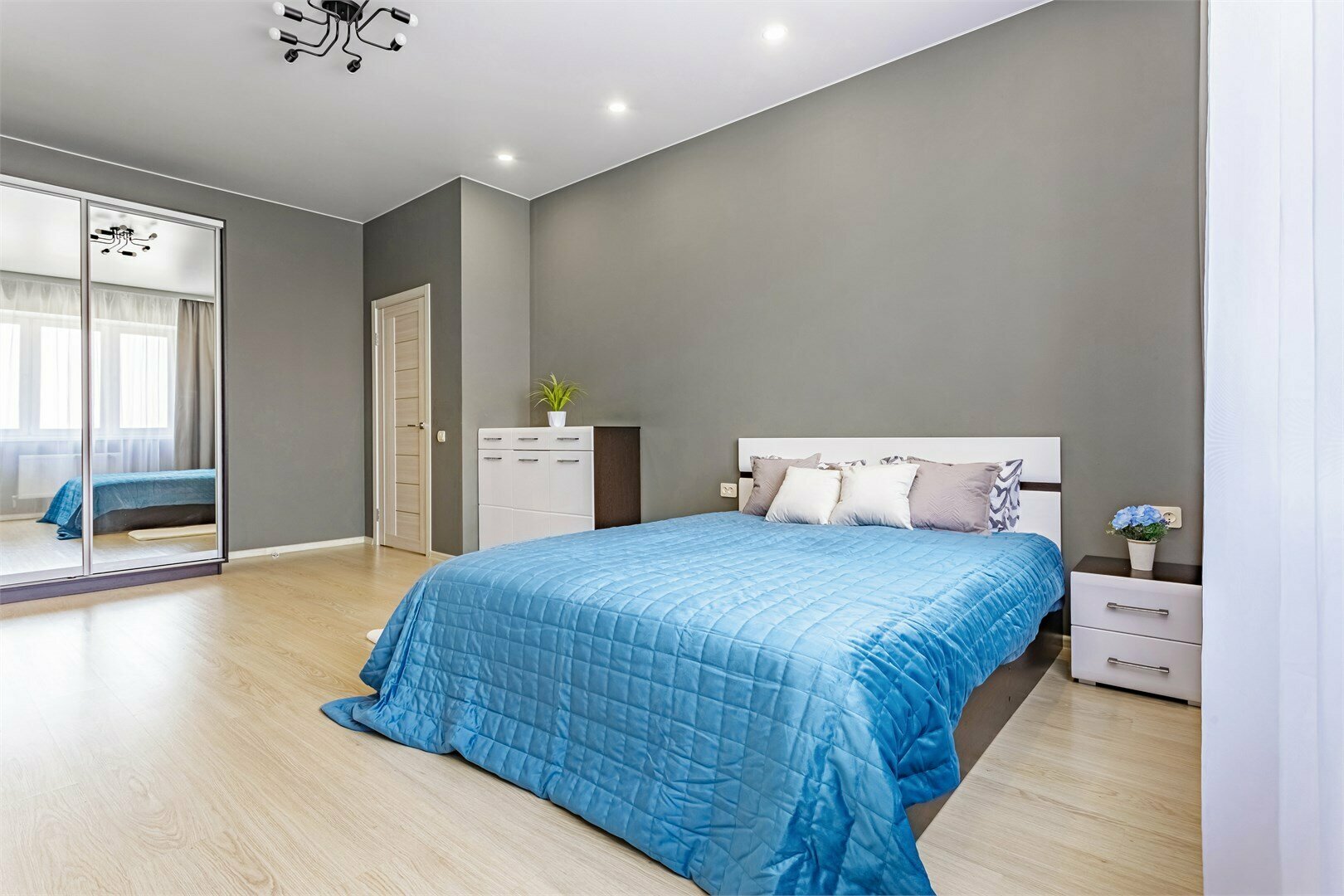 Апартаменты с видом на город на высоком этаже 54