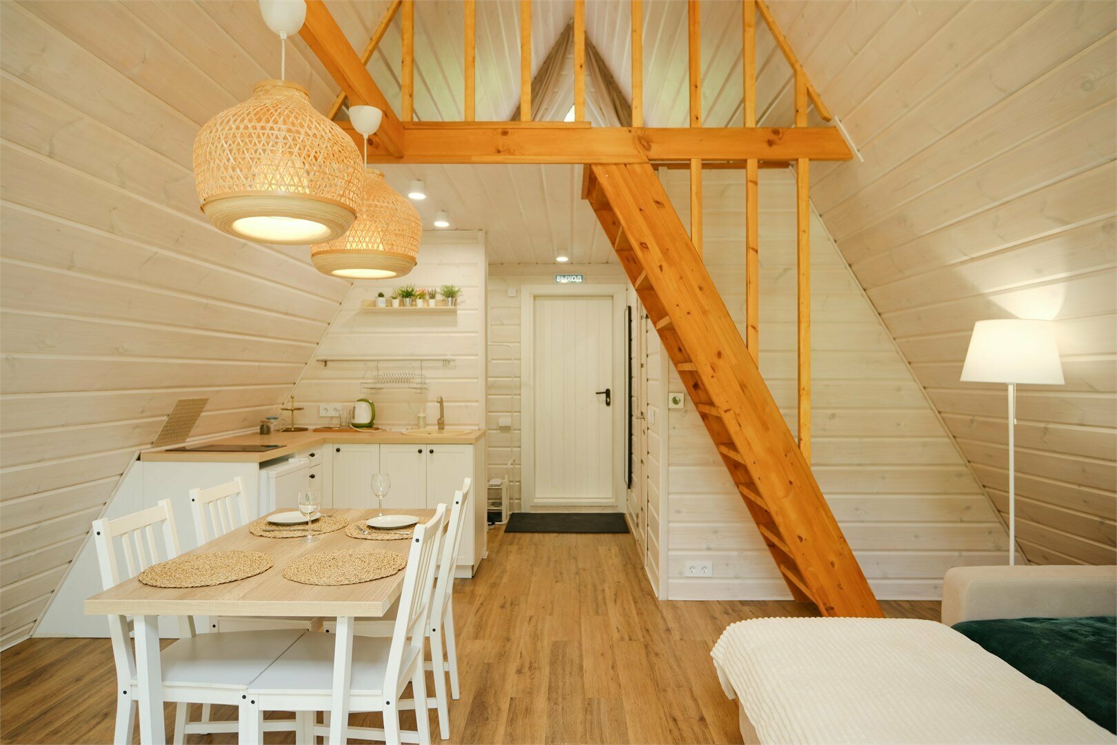 Шале в форме треугольника