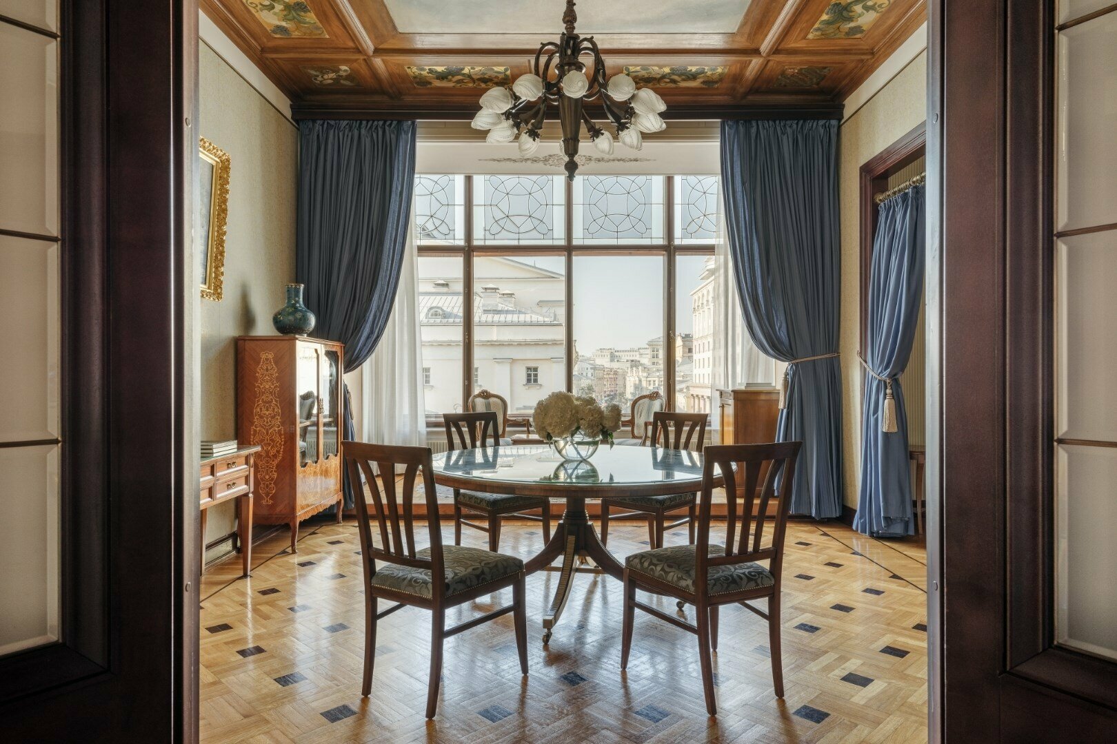 ИСТОРИЧЕСКИЙ ЛЮКС