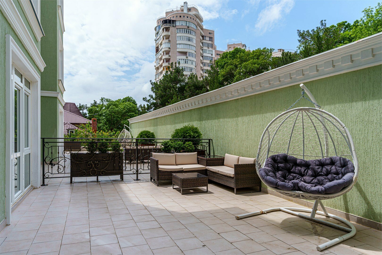 Апартамент с 2 спальнями с террасой