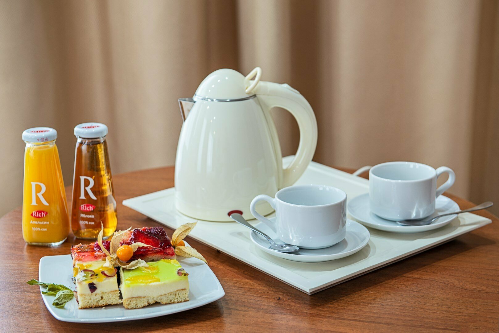 Просторный двухместный номер с 2 отдельными кроватями