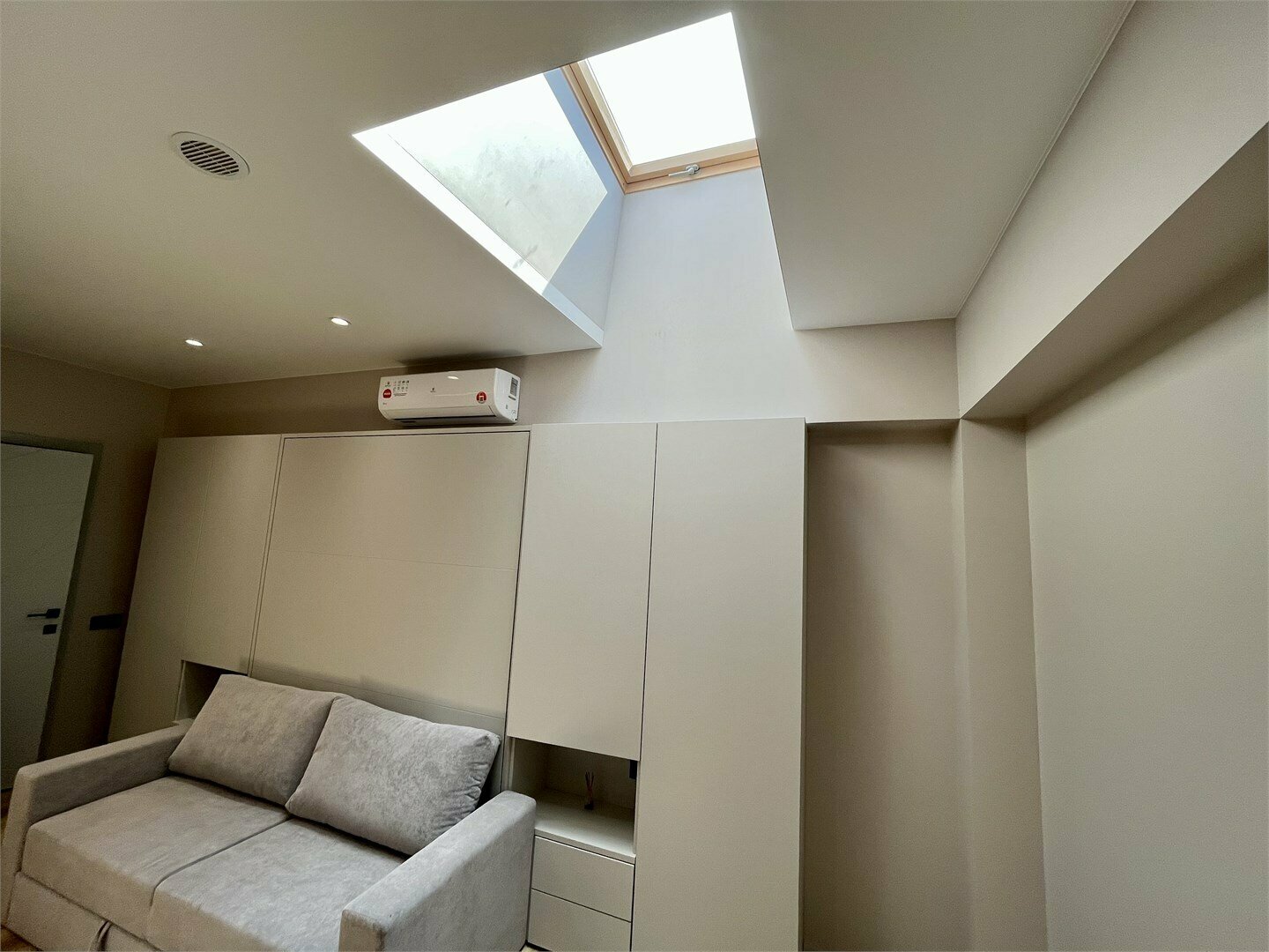 Апартамент мансардный