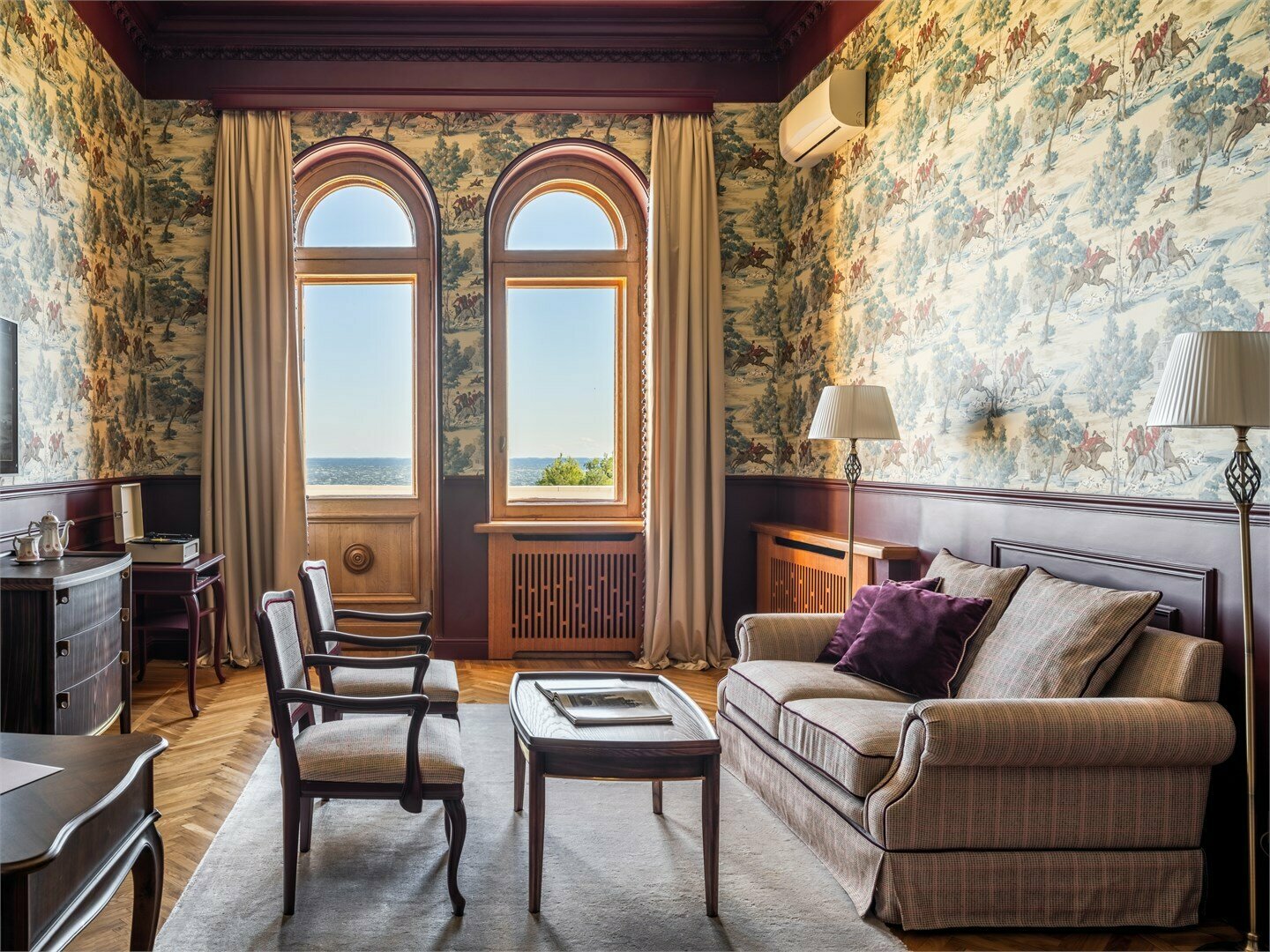 Джуниор Сьют