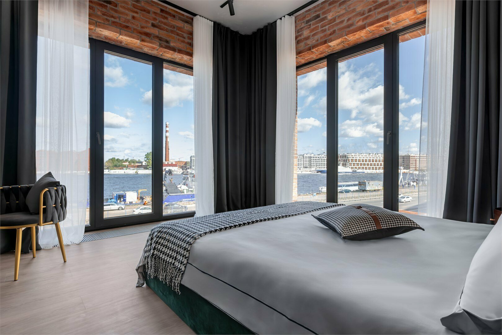 Family апартамент для 6-ти гостей с видом на реку