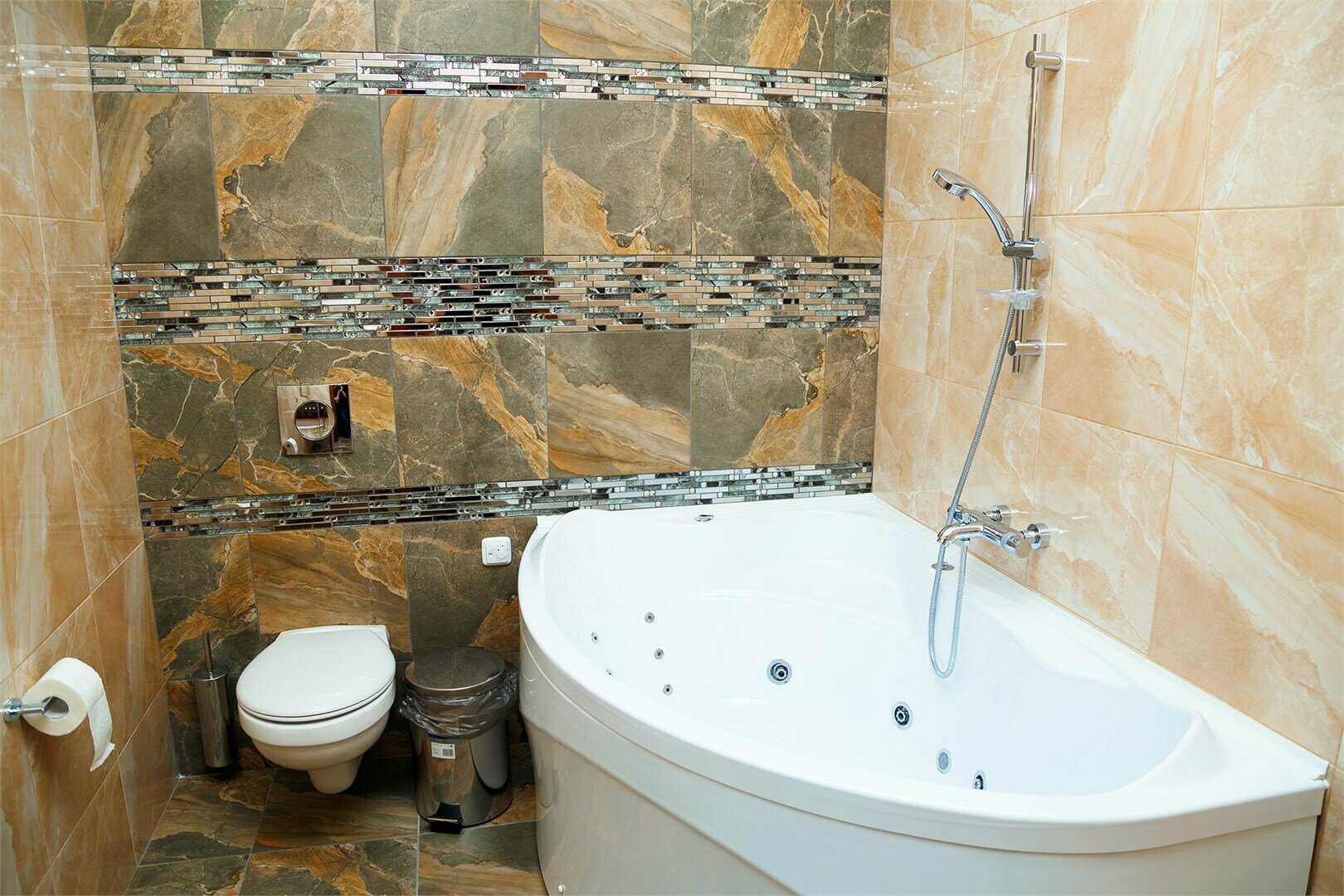 Двухместный Люкс (улучшенный 6) с  двумя доп. местами, кондиционером и камином