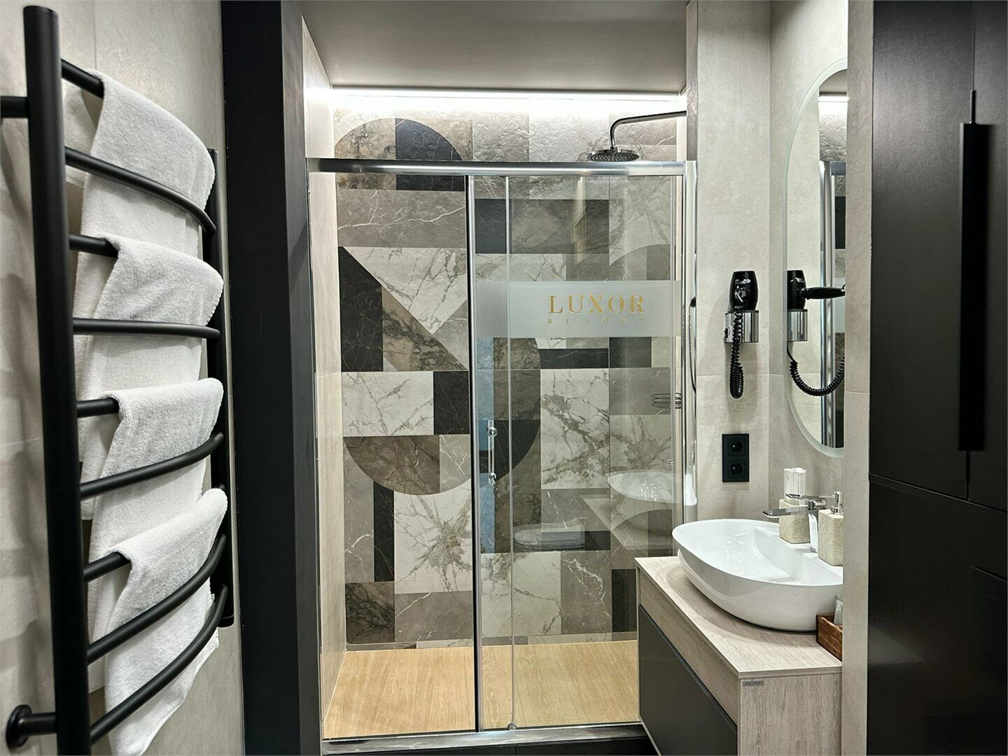 Четырехместный номер с душем