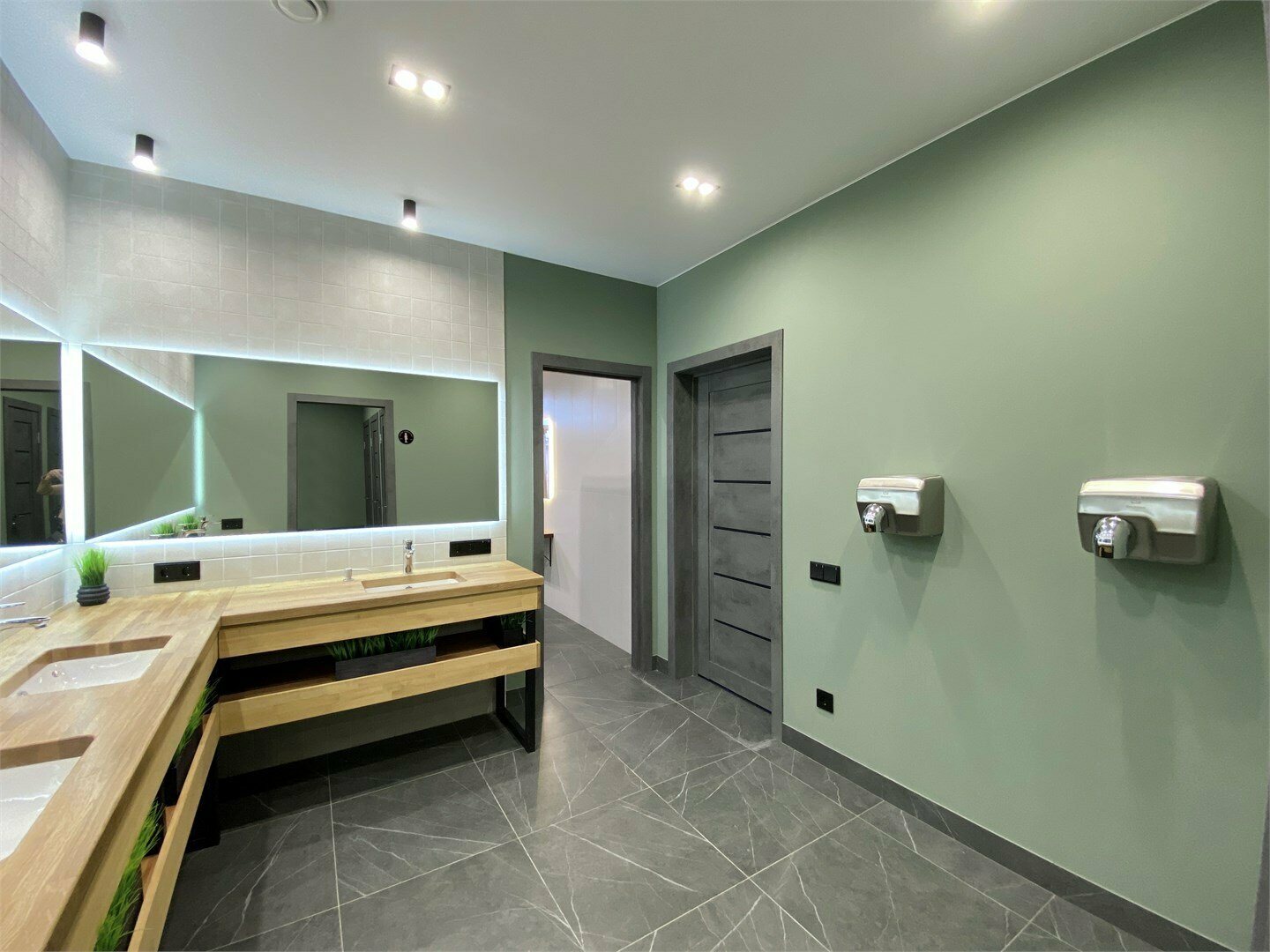 Двухместный номер TWIN (общие удобства на этаже)