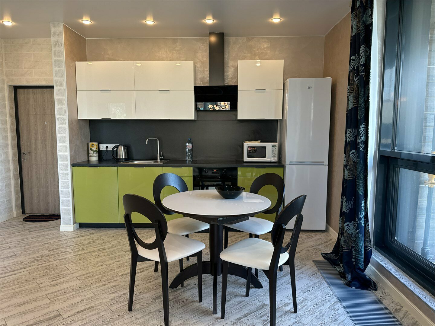 Апартаменты Adventure Garden 55 м.