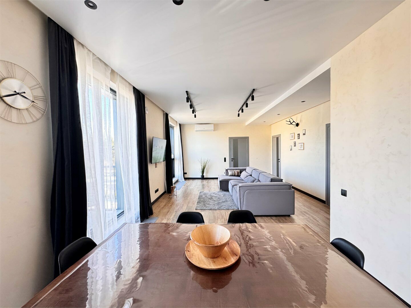 Апартаменты Adventure Люкс 82м.