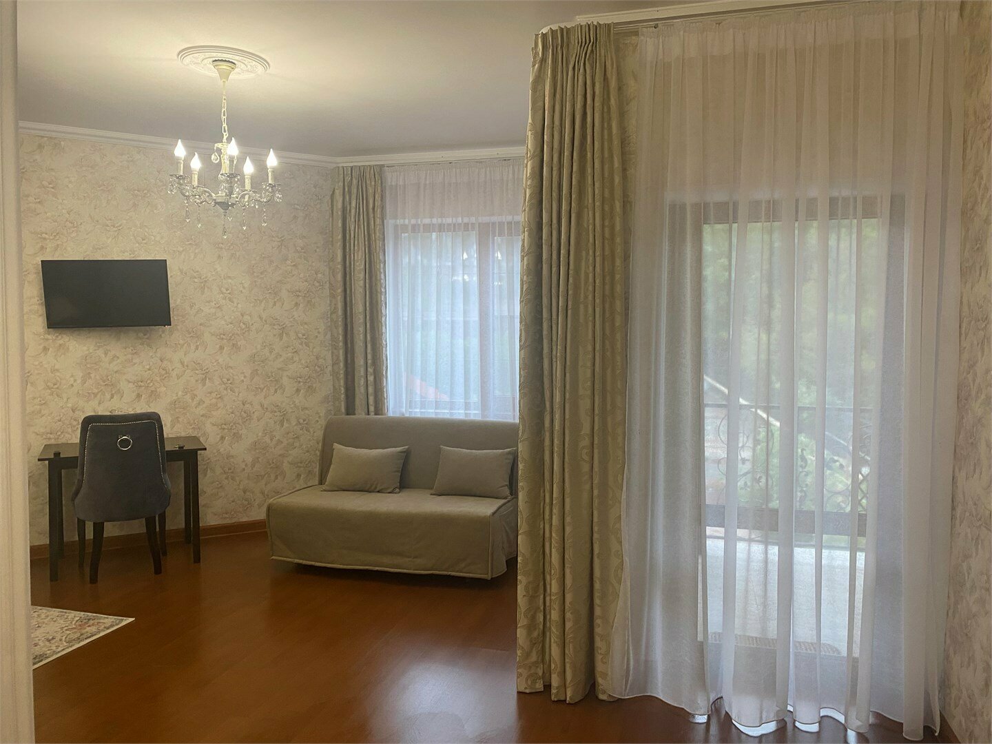 люкс с лоджией и джакузи для четверых