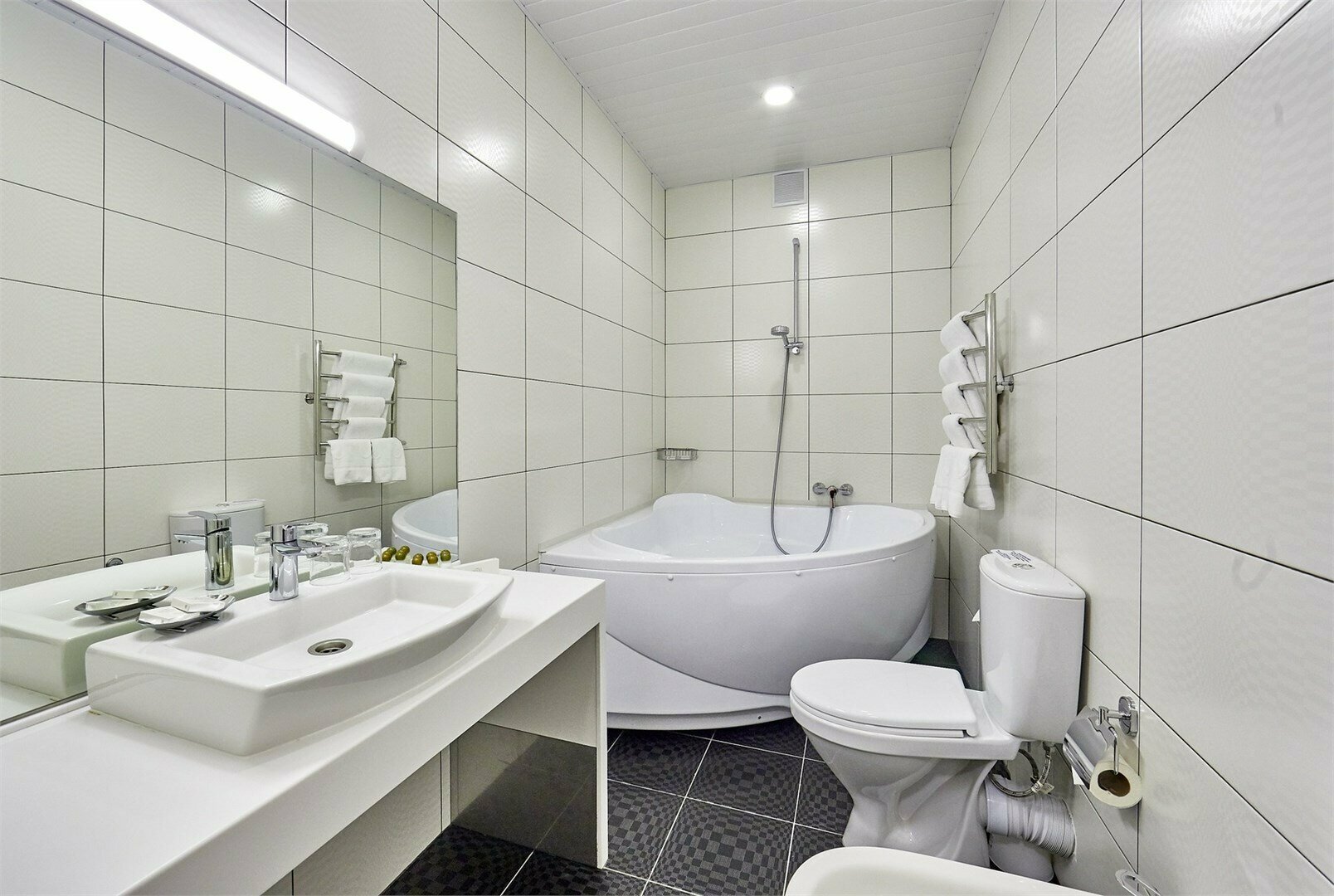 Гранд Люкс - трёхкомнатный