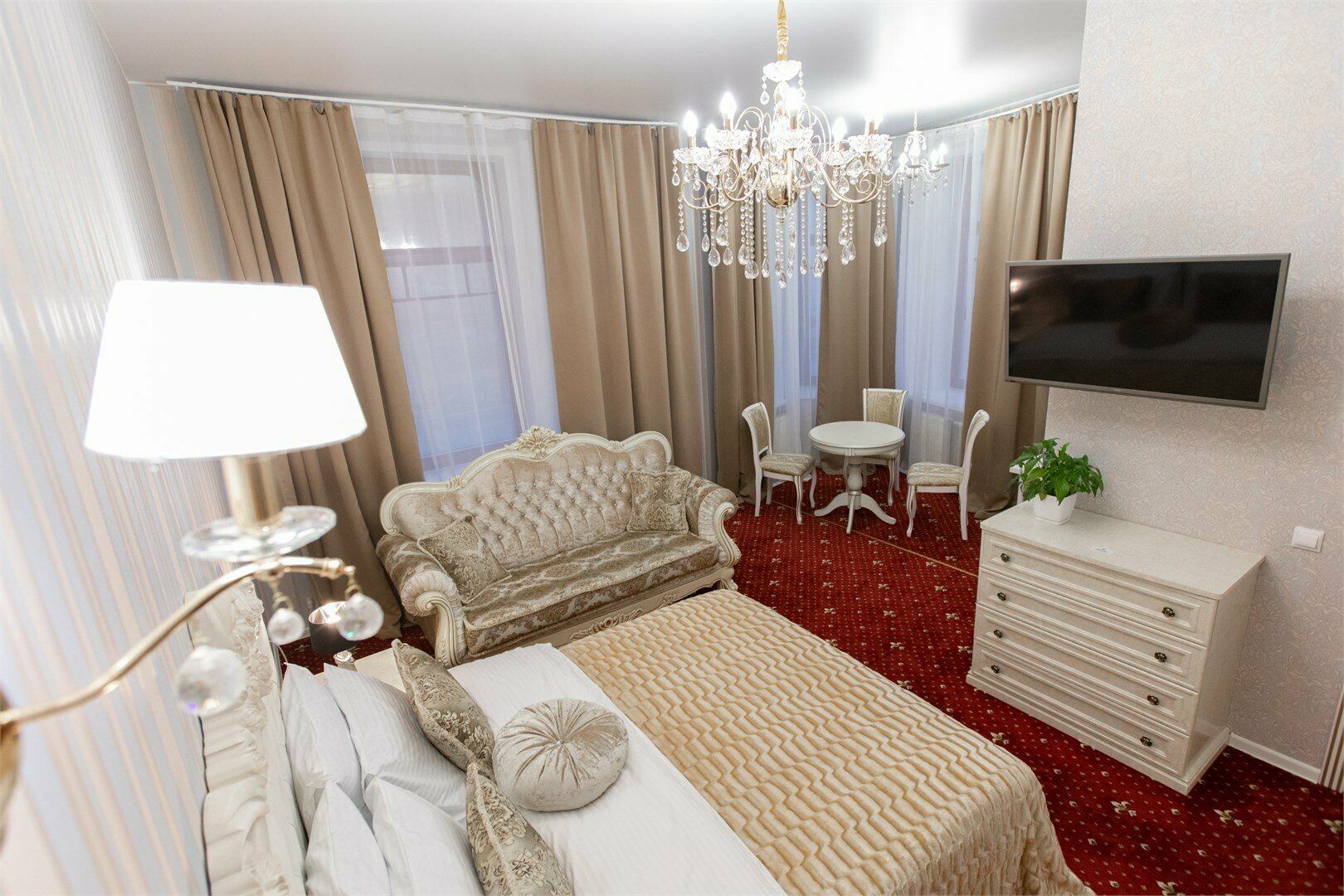 Люкс с кроватью размера «king-size»