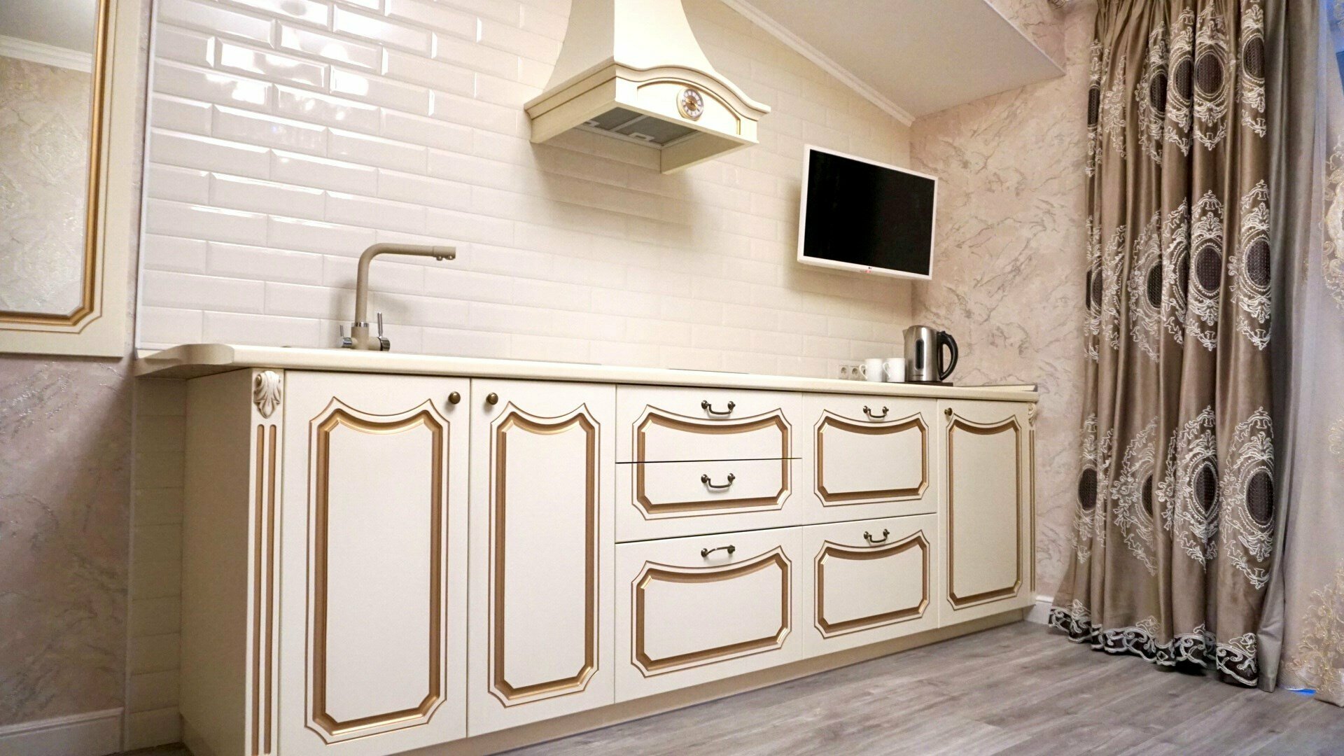 Апартаменты с видом на бассейн