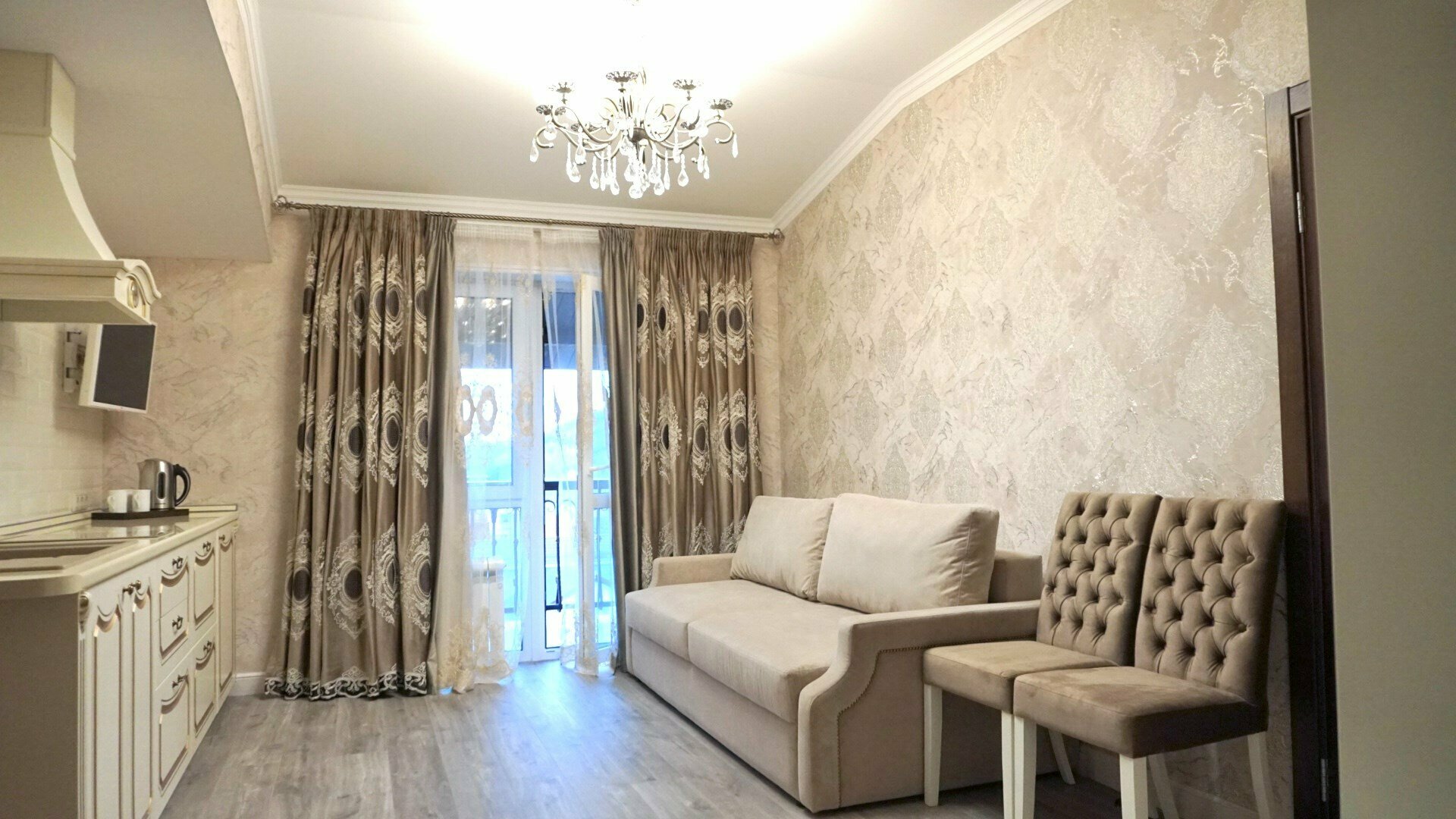 Апартаменты с видом на бассейн