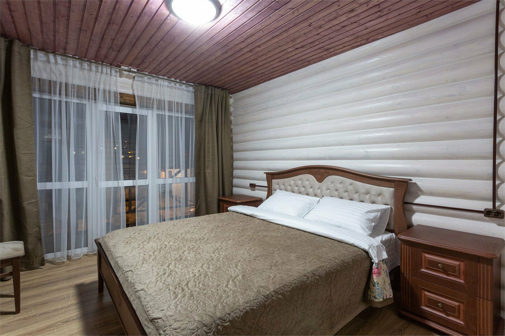 Двухкомнатные апартаменты Делюкс с балконом