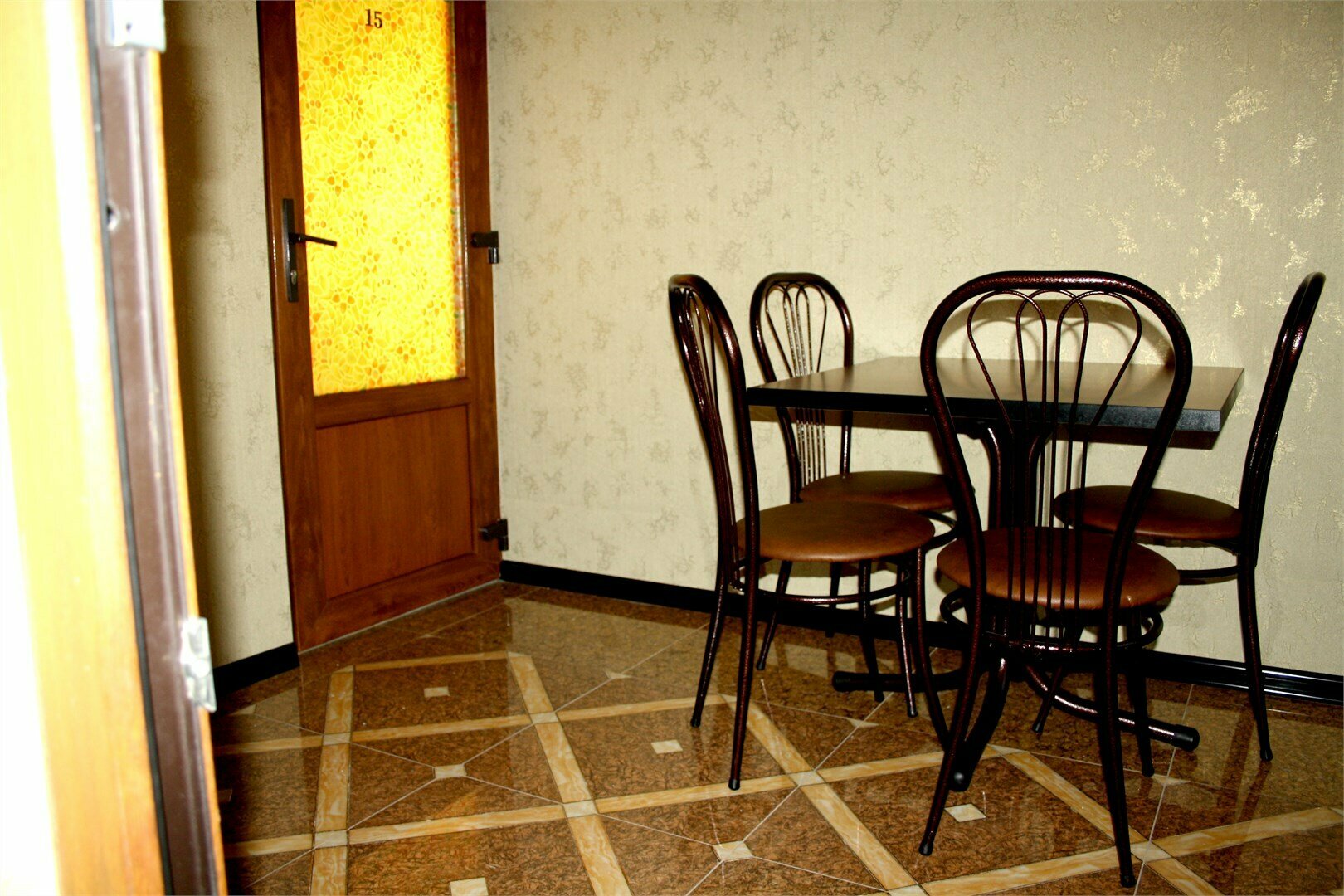 Двухуровневый номер  с видом на бассейн