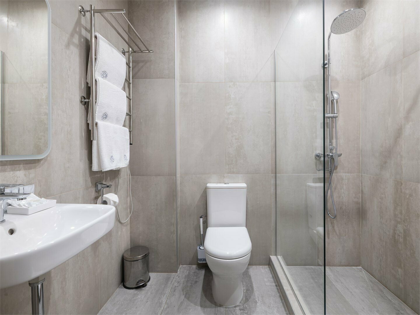 Семейный полулюкс с 2 двуспальными кроватями