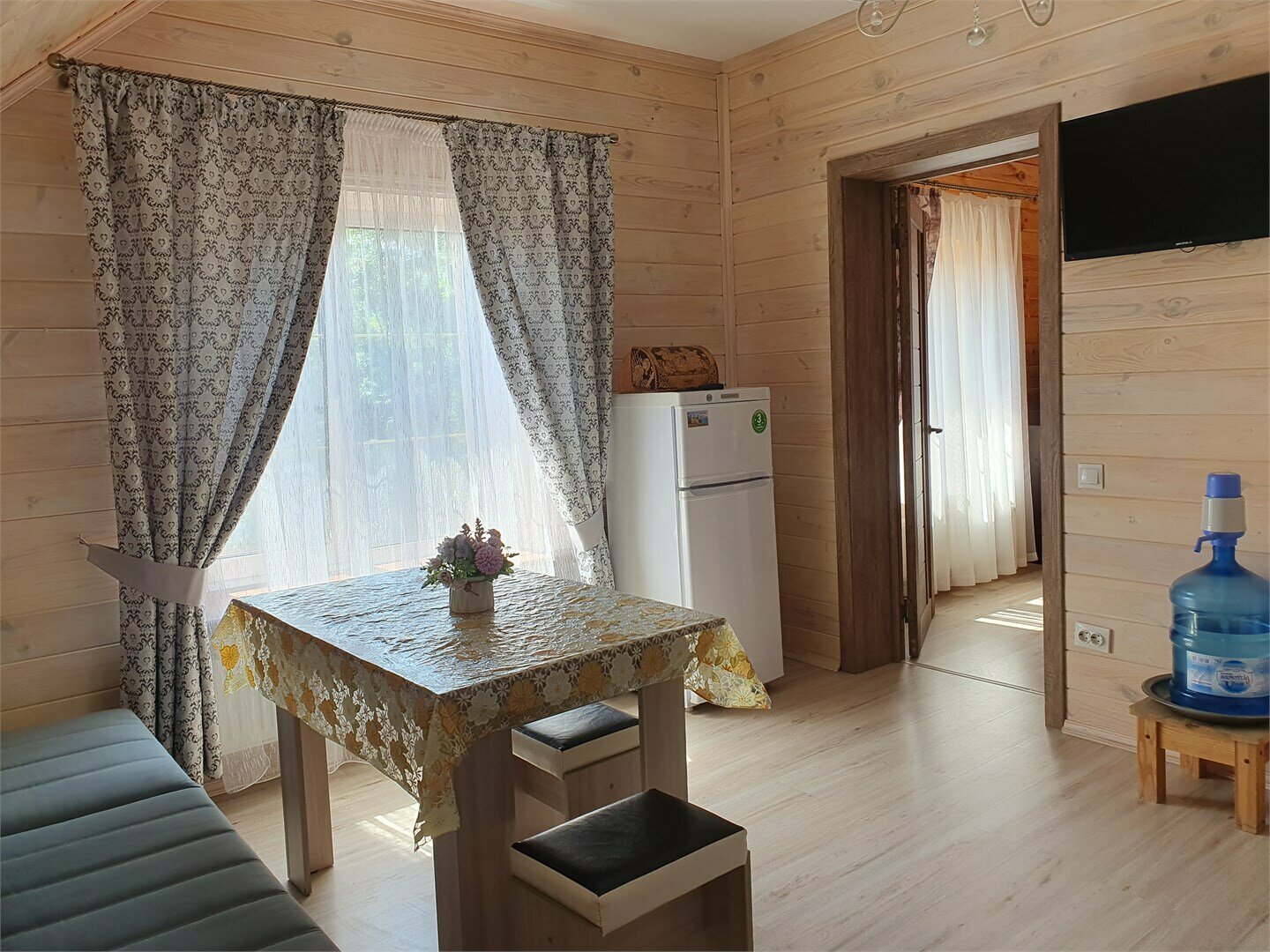 Семейный номер с видом на сад