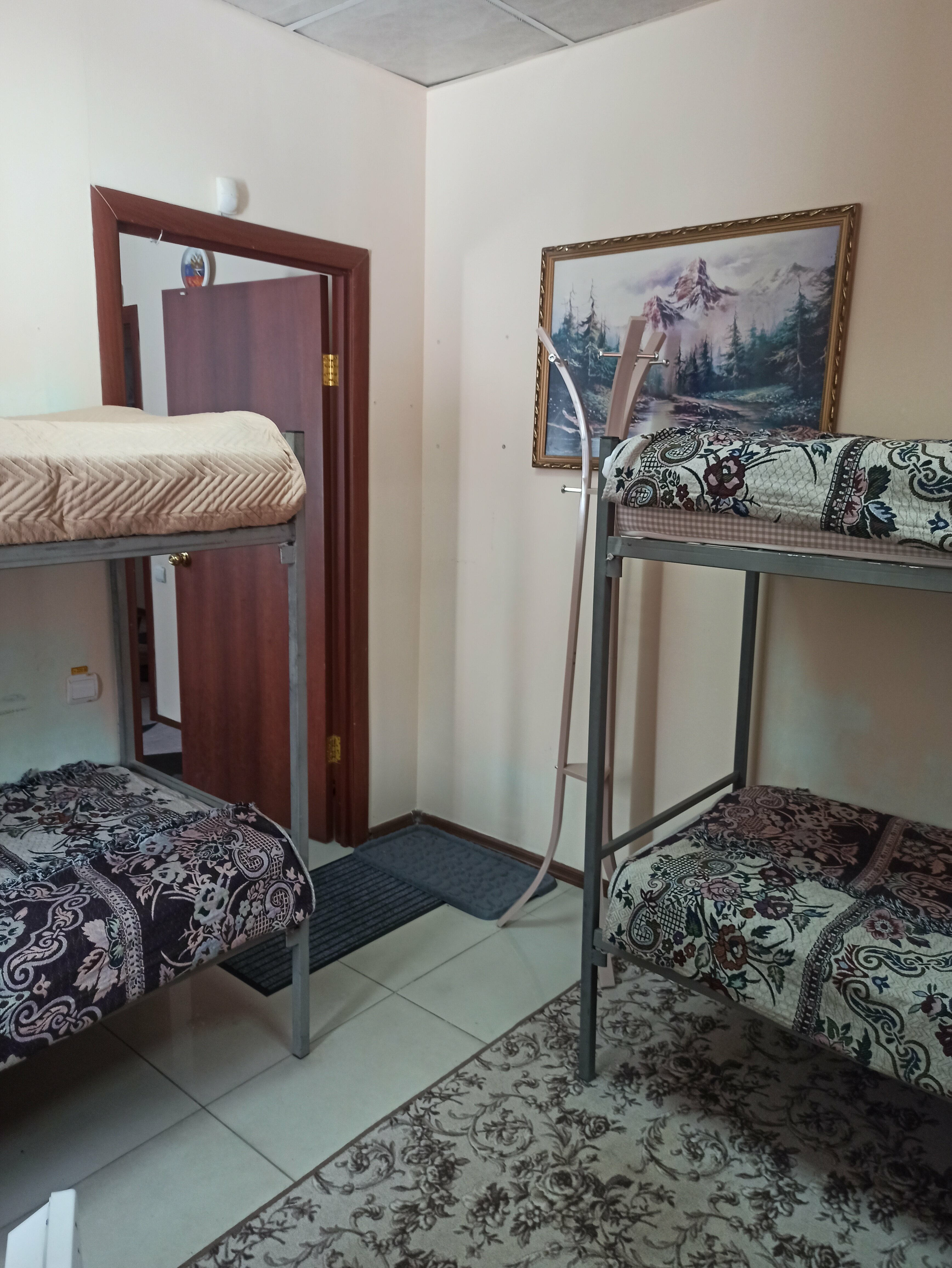 Общий 6-местный номер для мужчин и женщин