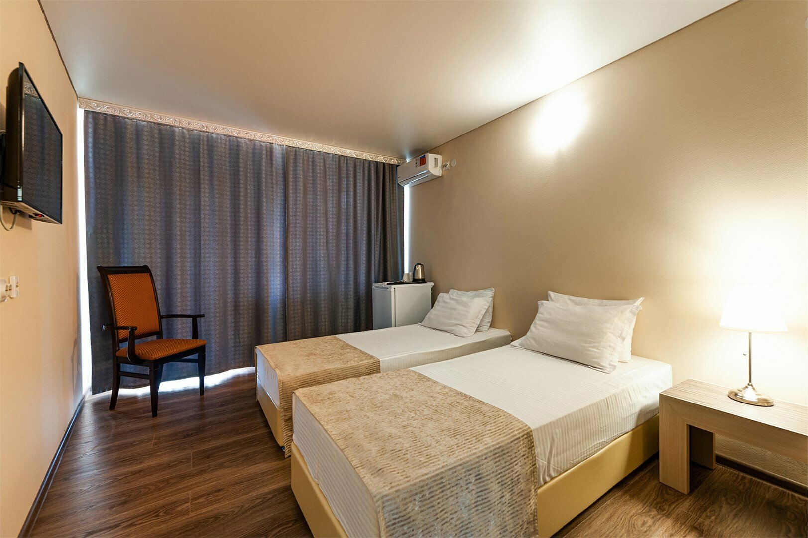 Стандартный номер на двоих гостей с видом во двор без балкона (корпус Б)