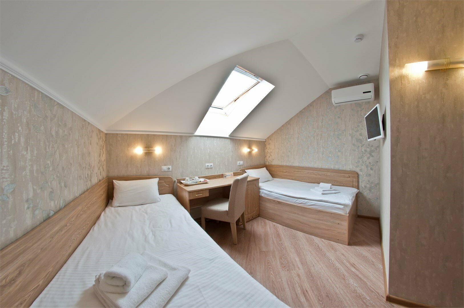 Двухместный  (Стандарт мансардный, Twin)