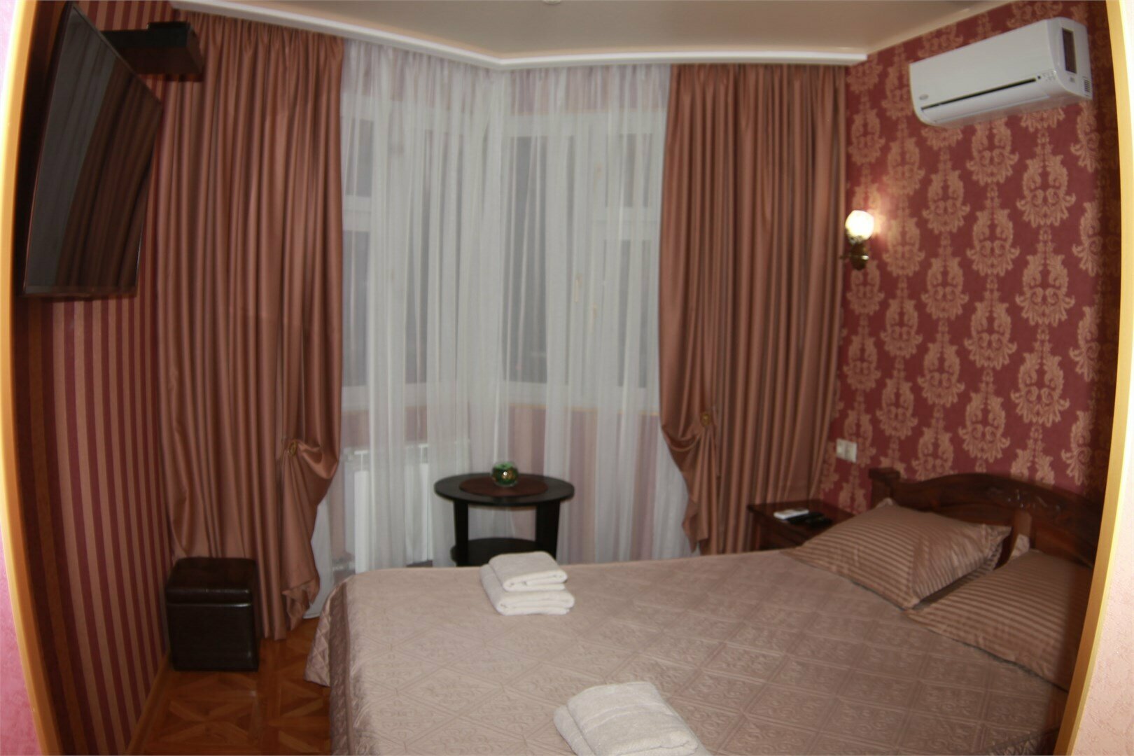 Люкс с кроватью размера "queen-size" и гидромассажной ванной