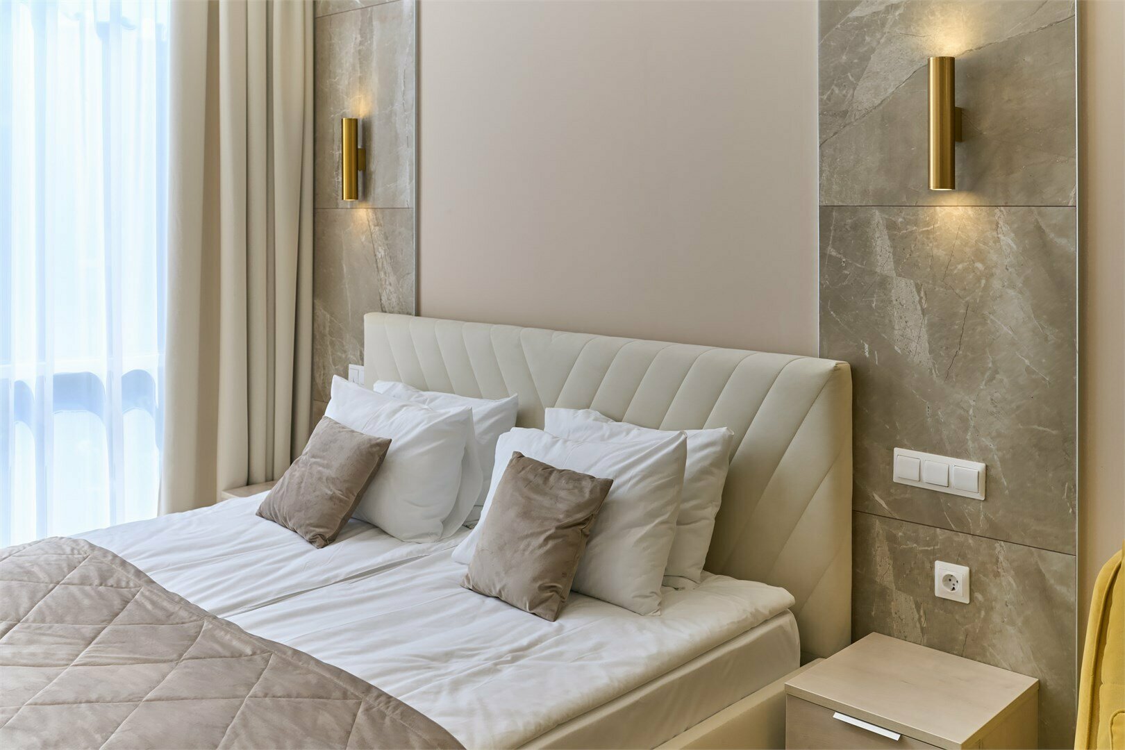 Студия Полулюкс с видом на Навагинскую