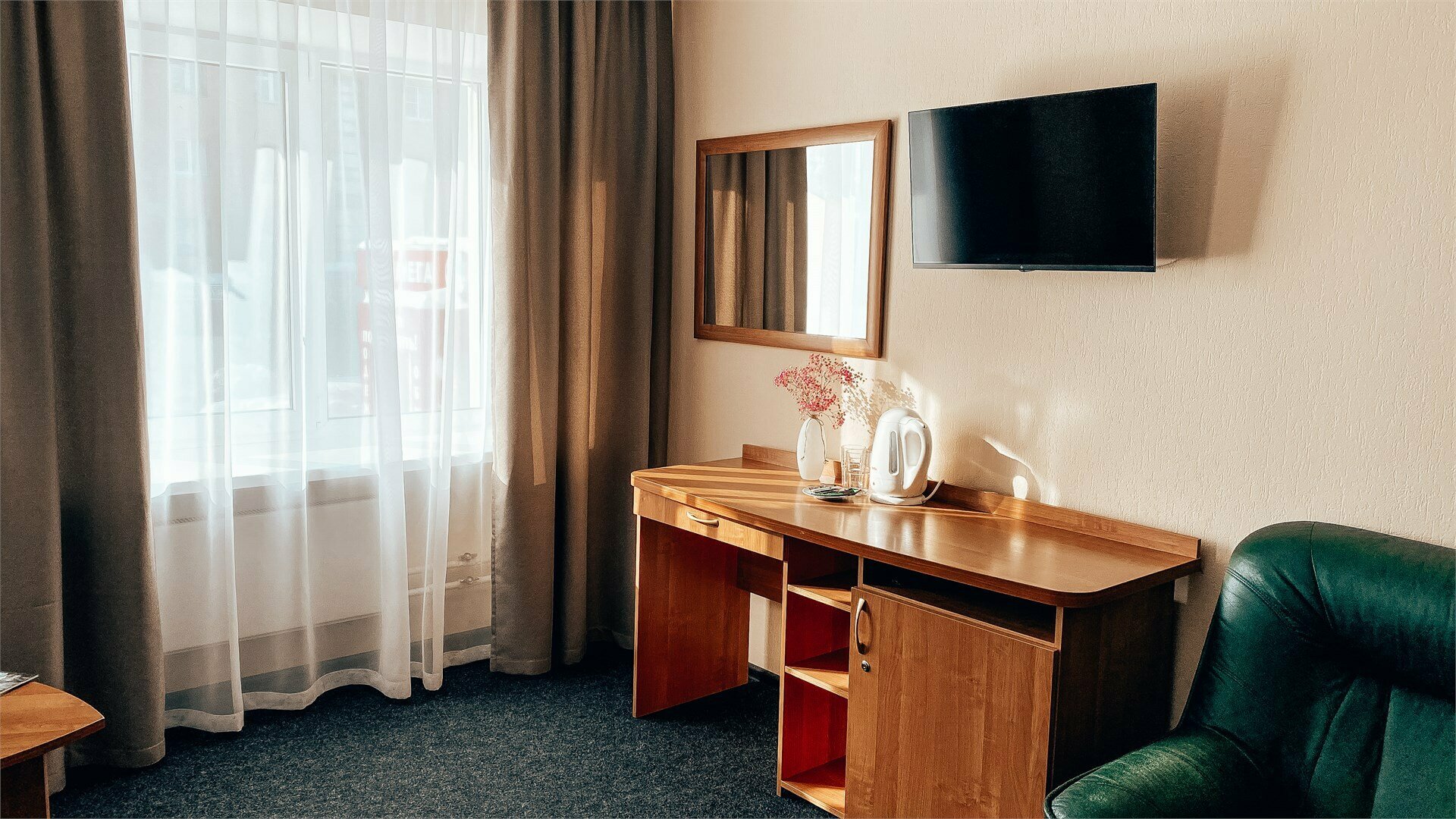 Улучшенный двухместный номер с раздельными кроватями первой категории