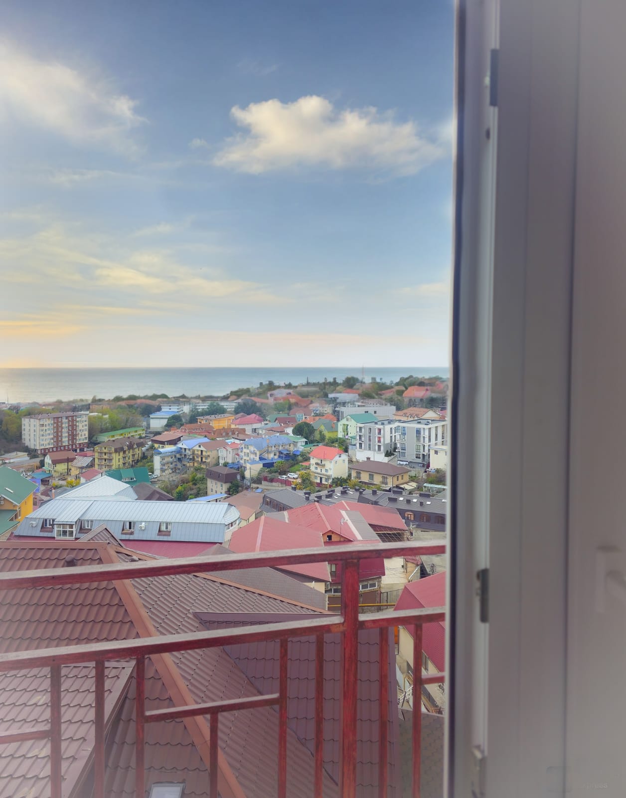 2. Трёхместный комфорт видовой с балконом