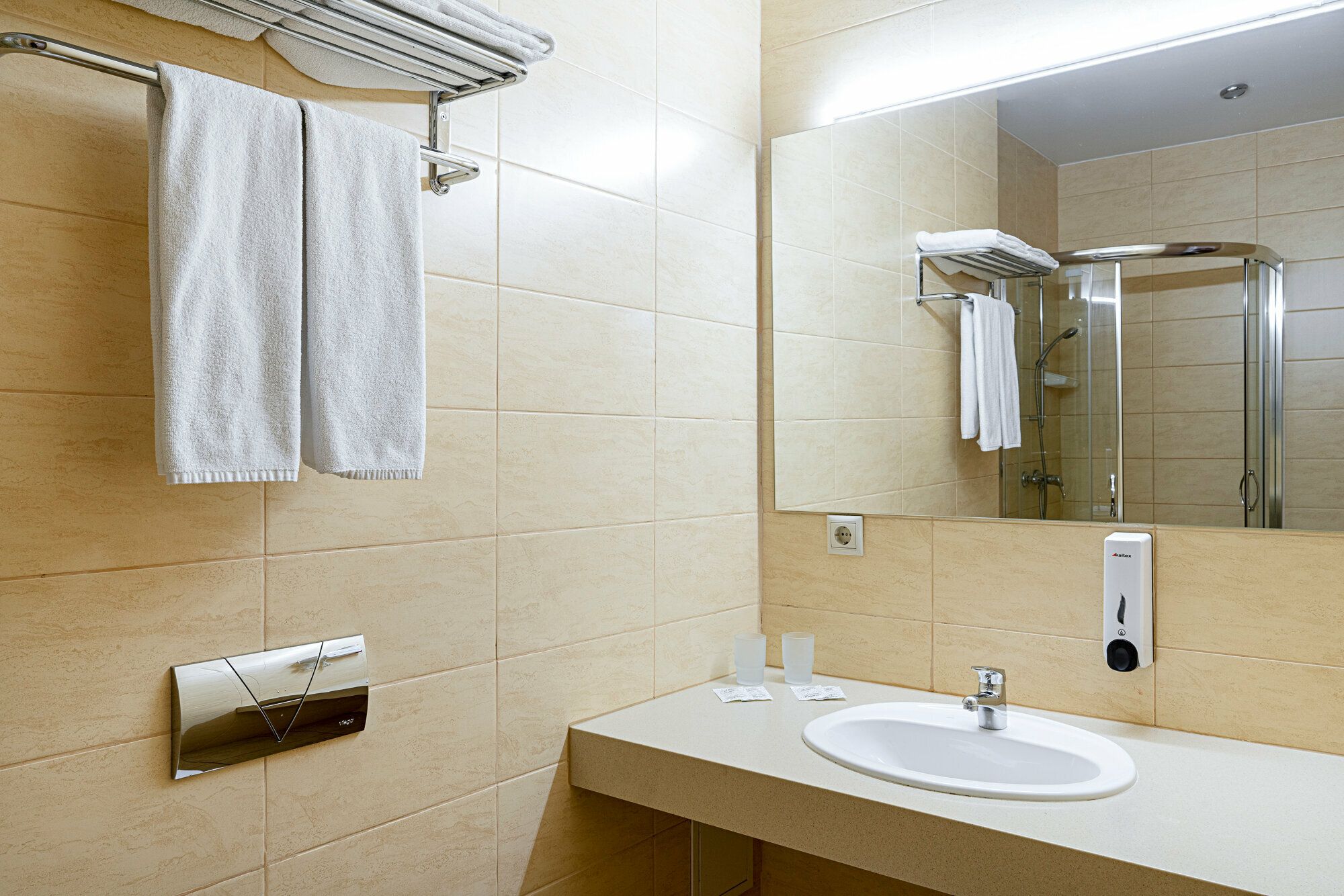 Стандарт трехместный с 1 большой и 1 маленькой кроватями