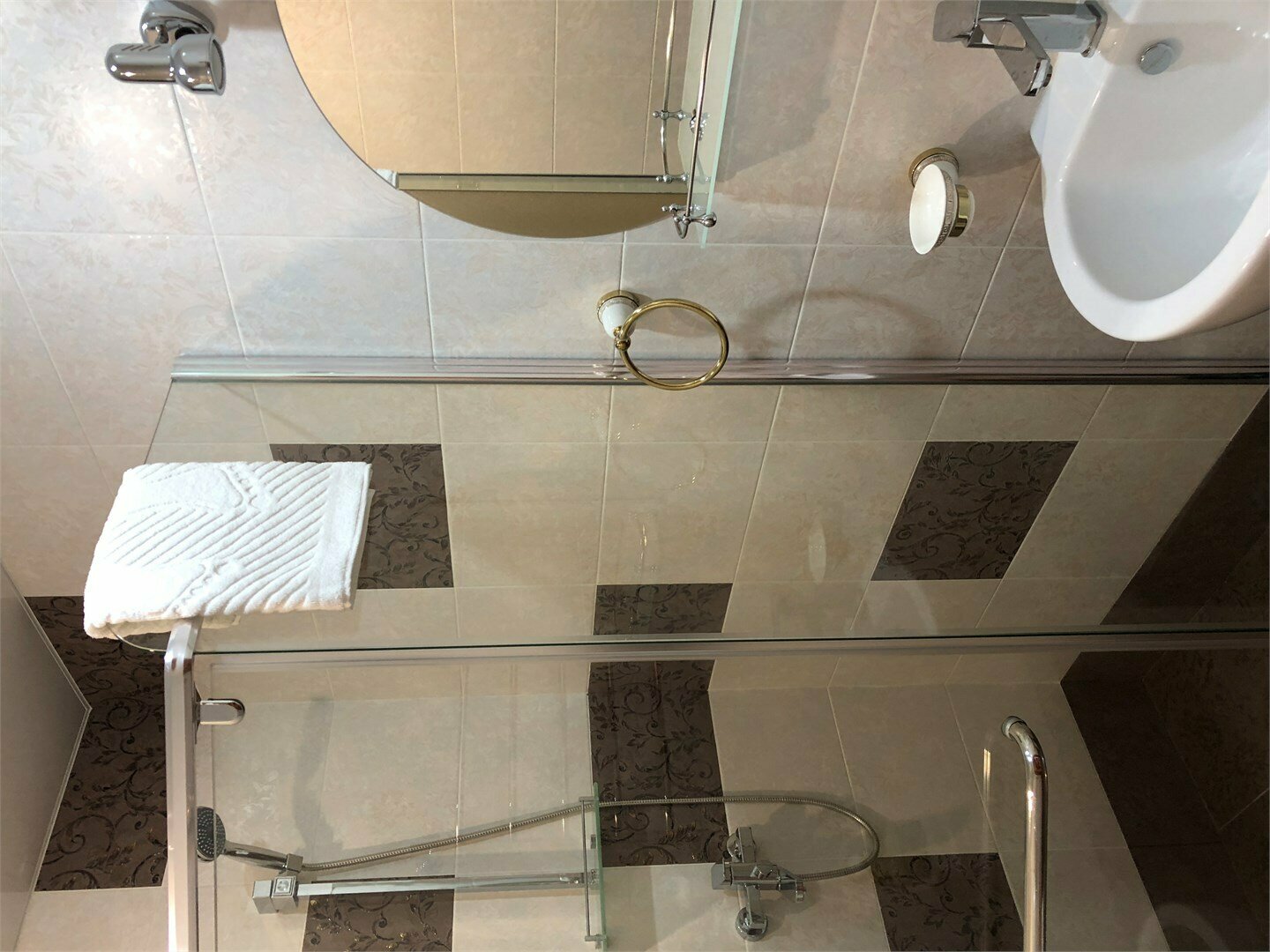 Двухместный номер с большой кроватью