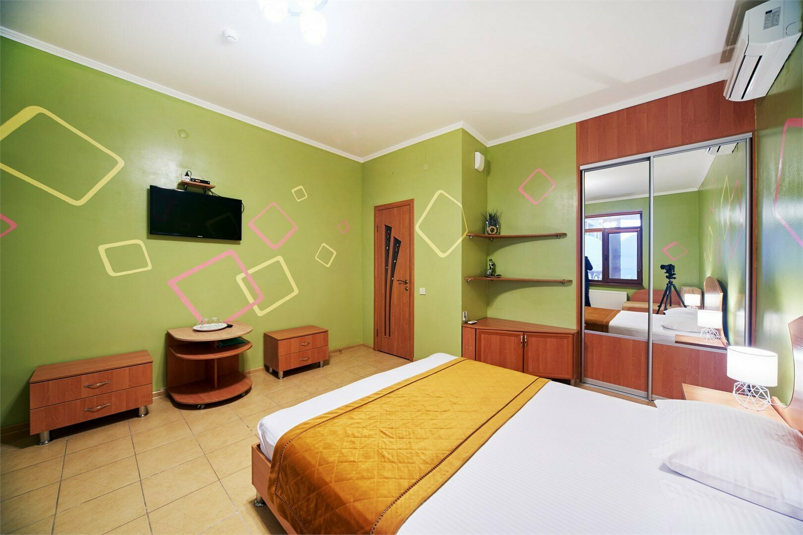 Двухместный номер с 1 кроватью и видом на бассейн