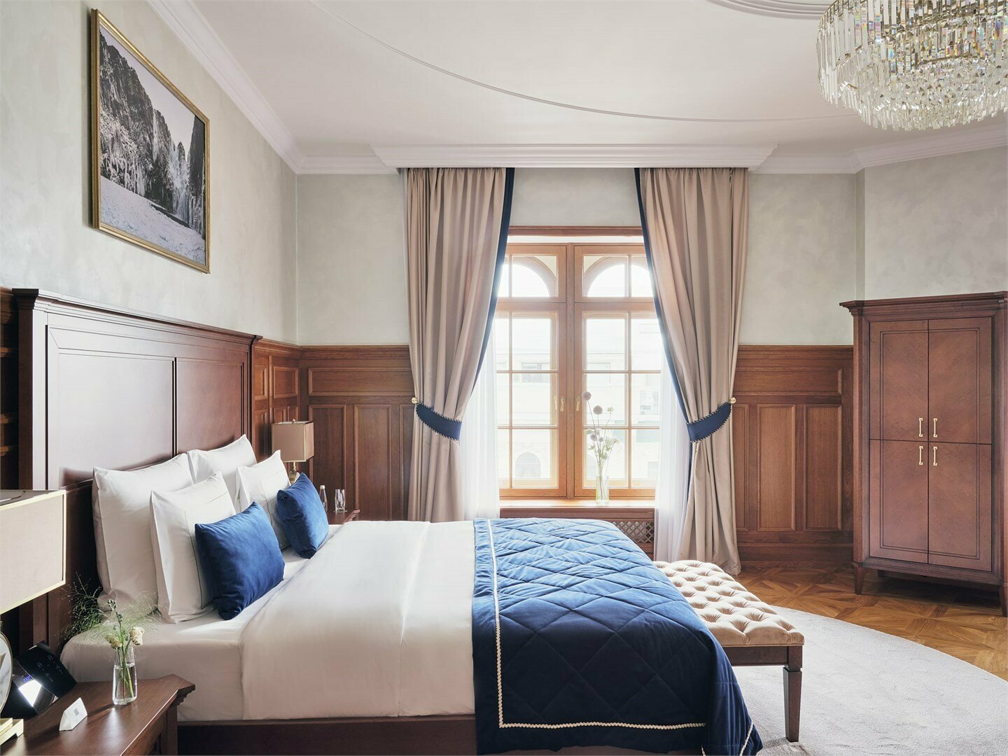 Исторический полулюкс + делюкс с видом на город