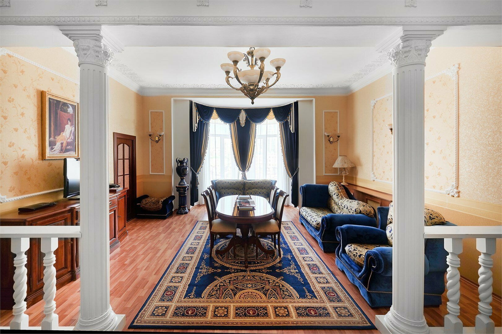 Посольский Люкс